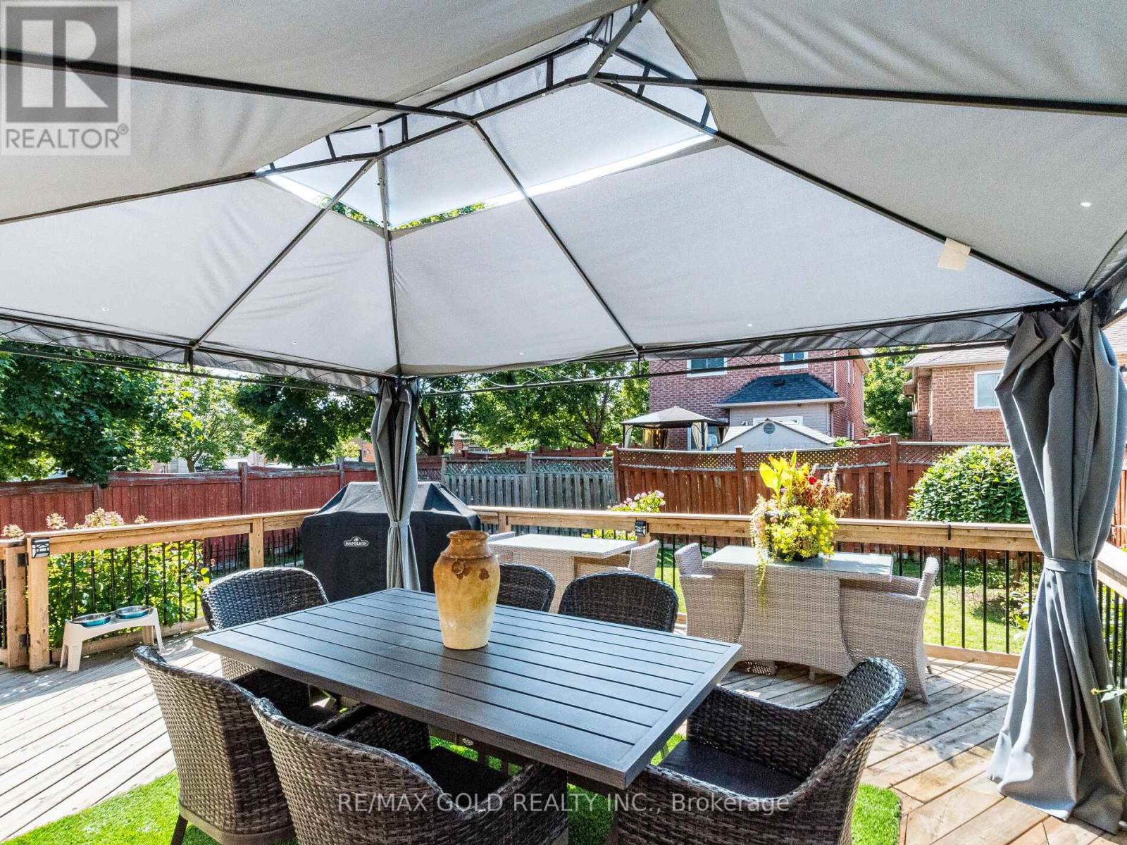 98 Springview Drive, Brampton, Ontario  L6X 4L1 - Photo 29 - W12494690