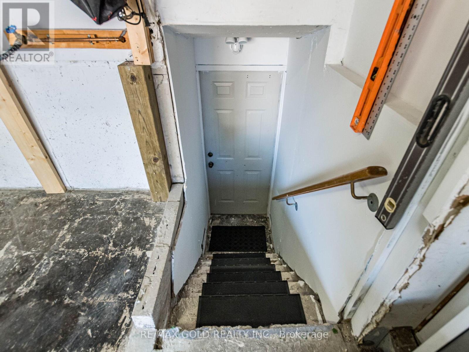 98 Springview Drive, Brampton, Ontario  L6X 4L1 - Photo 6 - W12494690