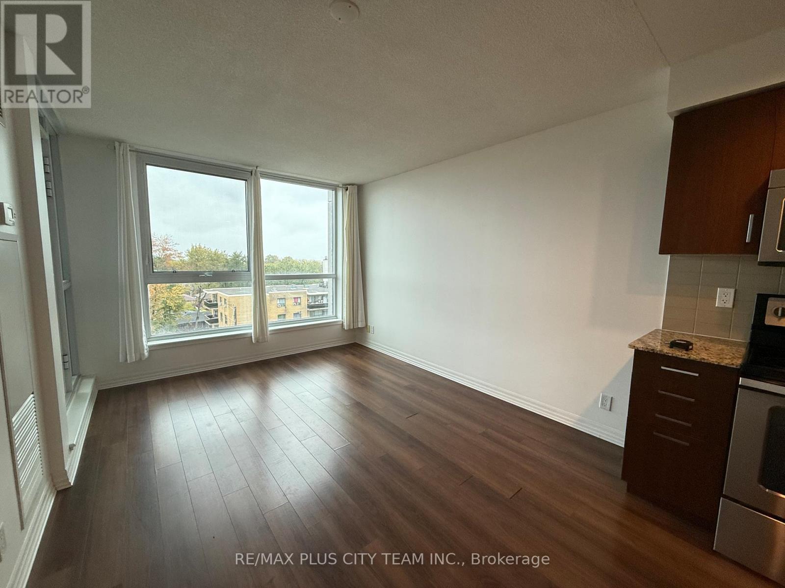 807 - 80 Esther Lorrie Drive S, Toronto, Ontario  M9W 0C6 - Photo 5 - W12494730