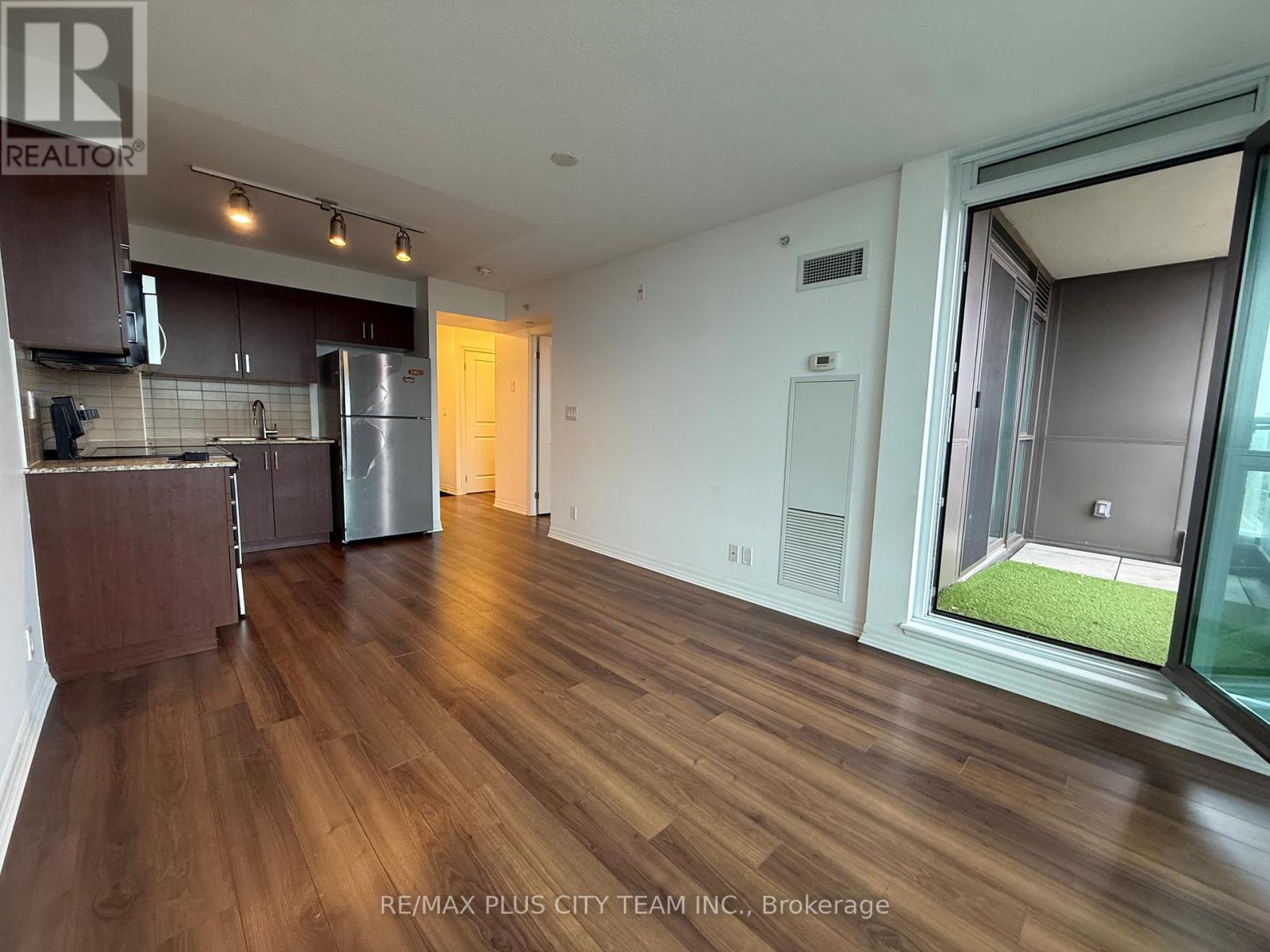 807 - 80 Esther Lorrie Drive S, Toronto, Ontario  M9W 0C6 - Photo 8 - W12494730