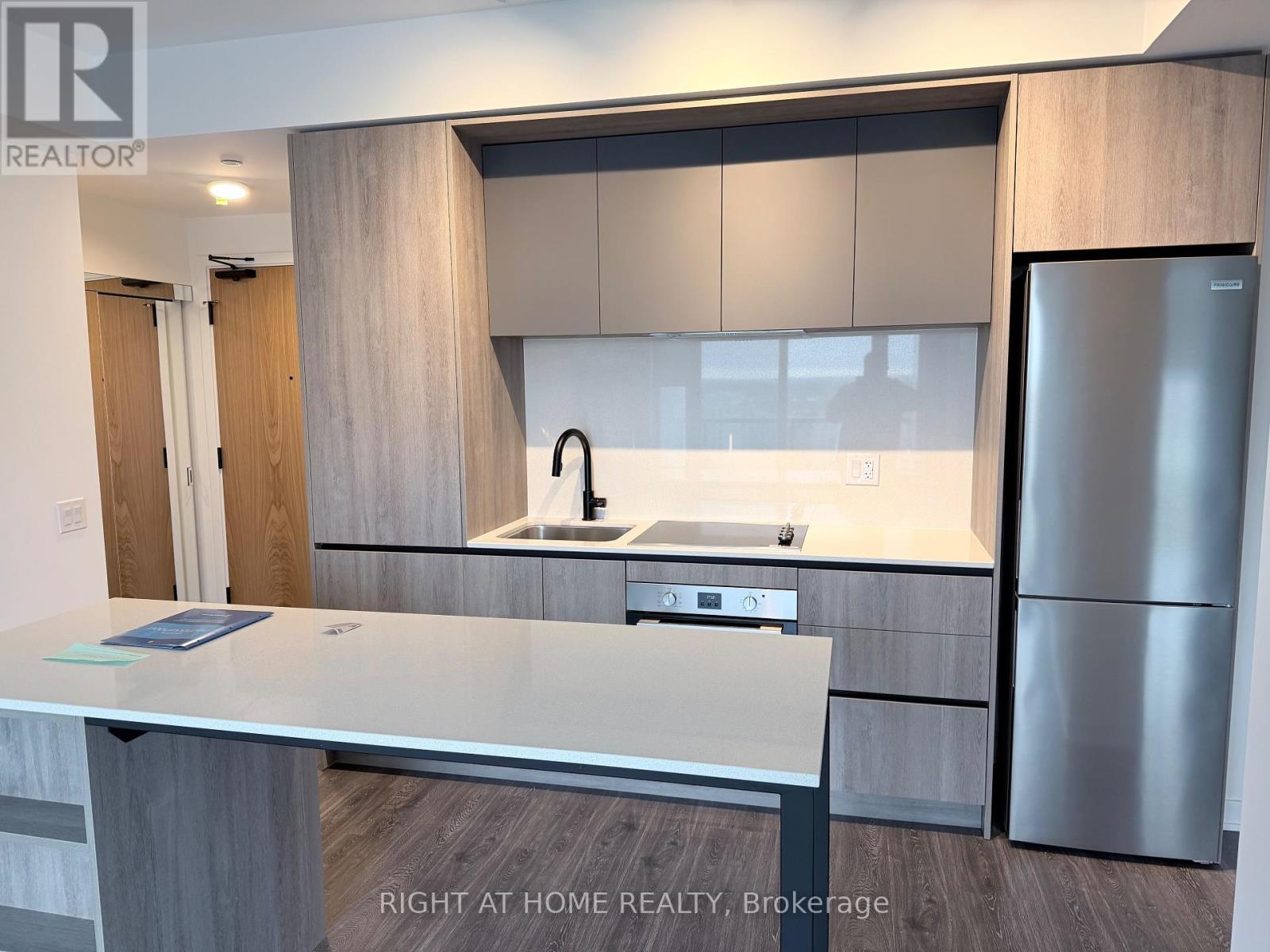 2109 - 2495 Eglinton Avenue W, Mississauga, Ontario  L5M 2T2 - Photo 10 - W12494732