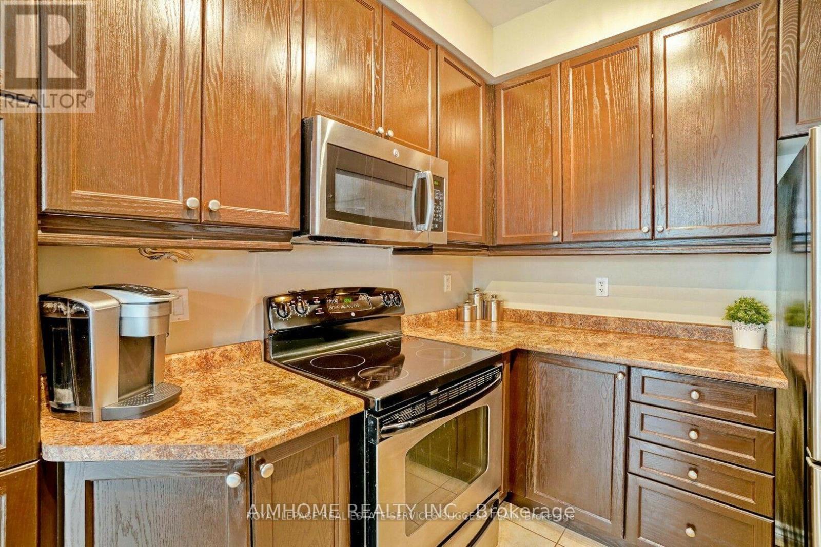 1054 Ryckman Common, Burlington, Ontario  L7R 0B6 - Photo 10 - W12494740