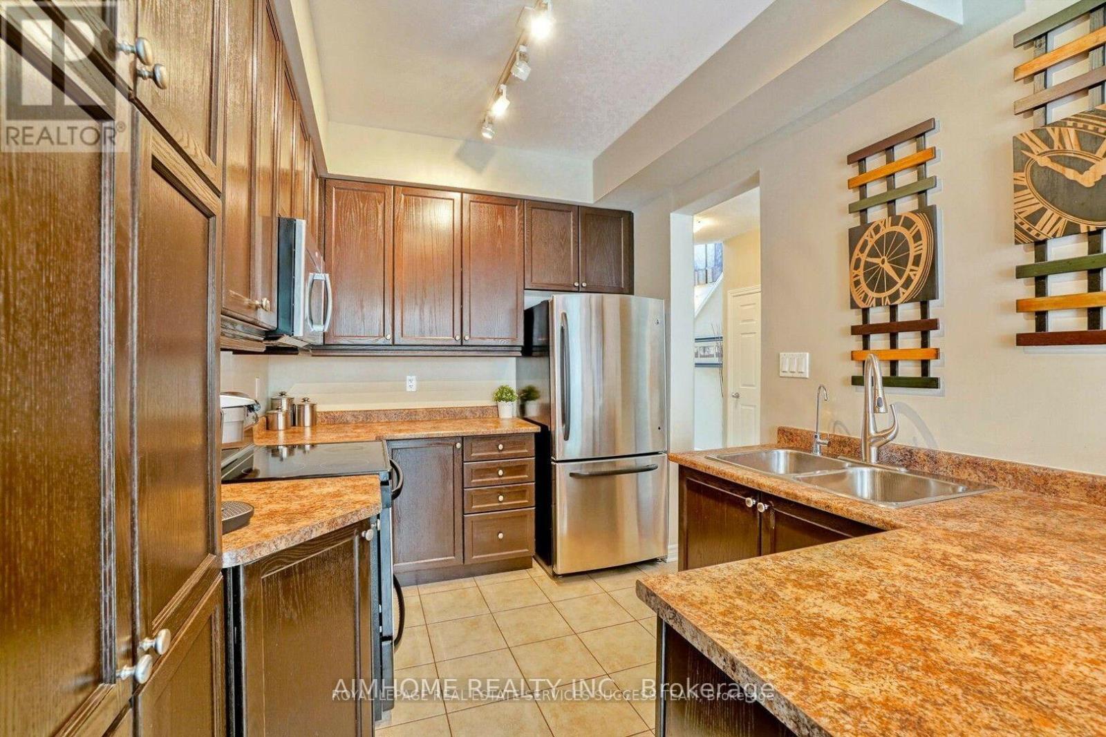 1054 Ryckman Common, Burlington, Ontario  L7R 0B6 - Photo 11 - W12494740