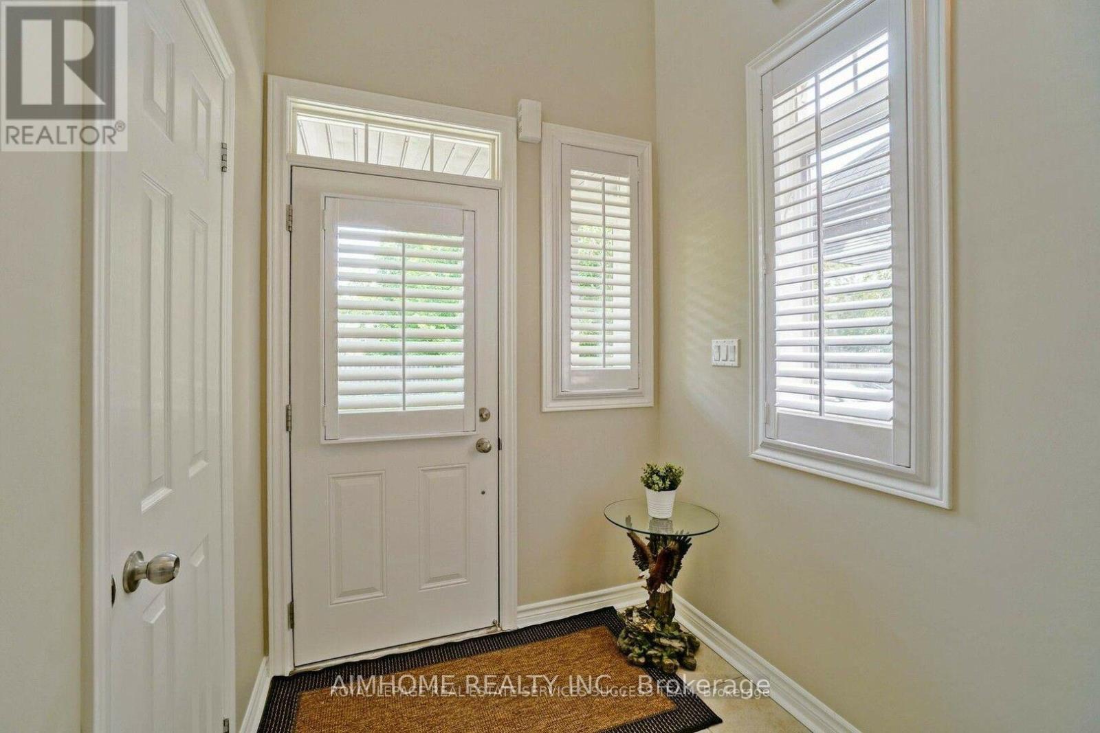 1054 Ryckman Common, Burlington, Ontario  L7R 0B6 - Photo 3 - W12494740