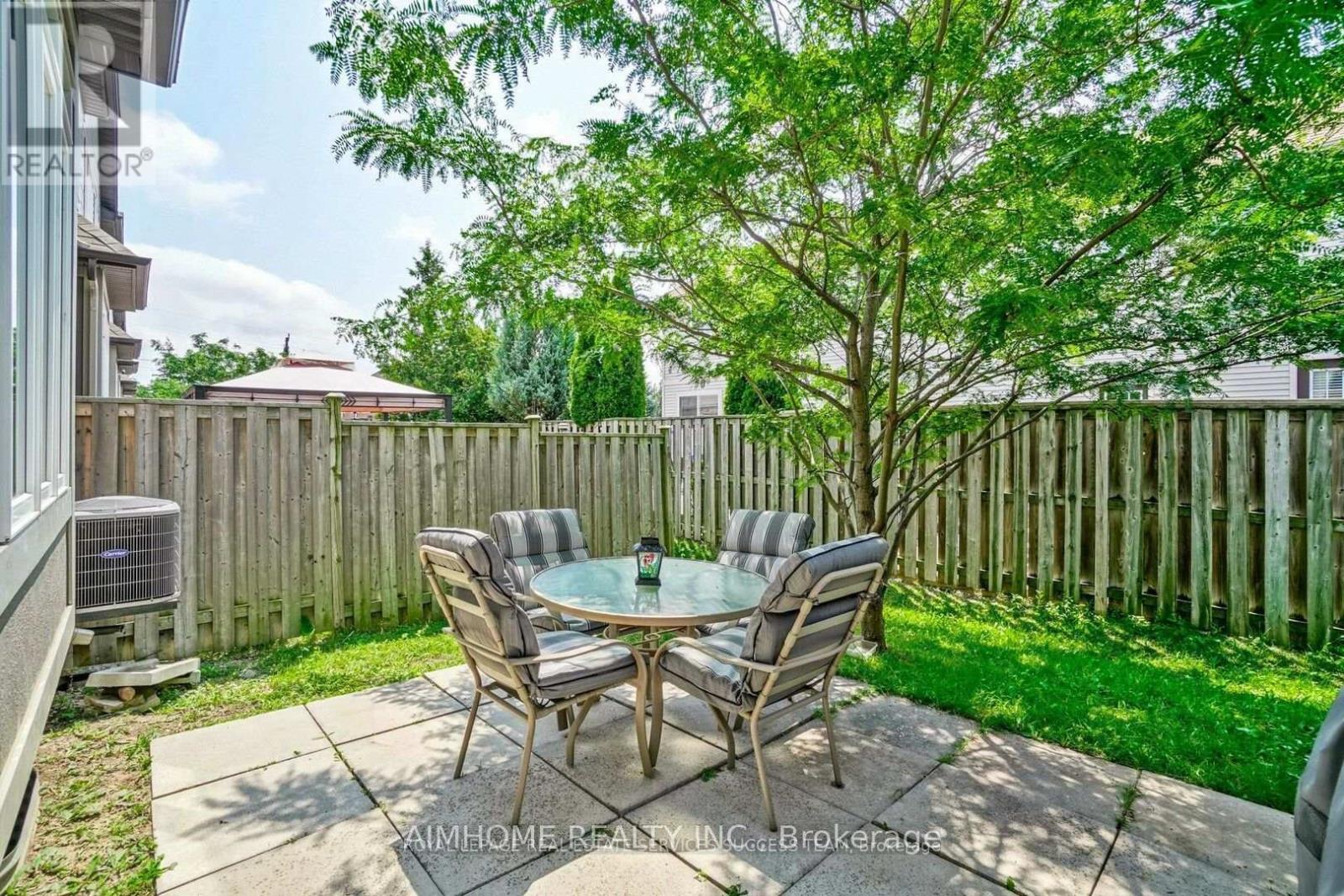 1054 Ryckman Common, Burlington, Ontario  L7R 0B6 - Photo 32 - W12494740