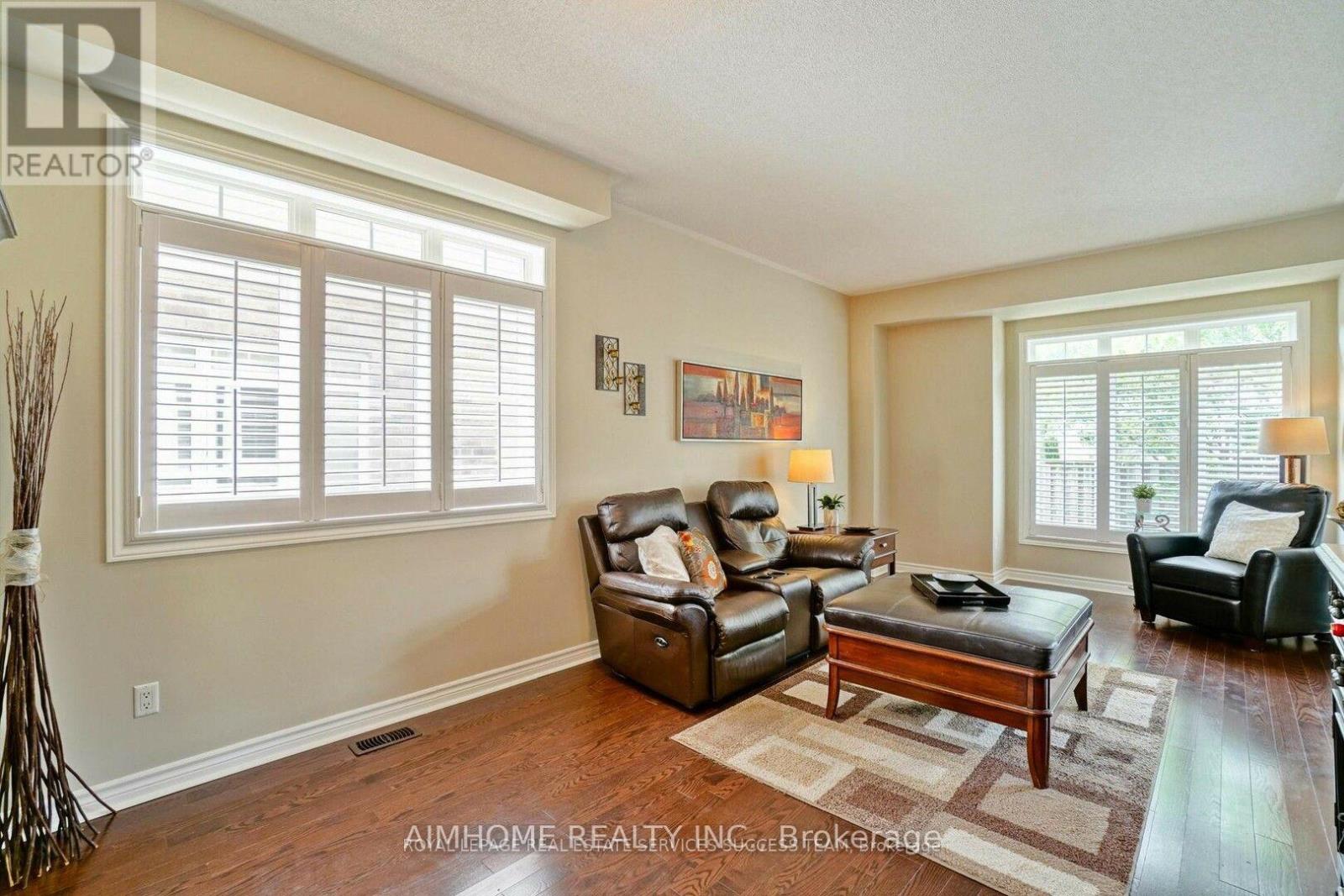 1054 Ryckman Common, Burlington, Ontario  L7R 0B6 - Photo 7 - W12494740