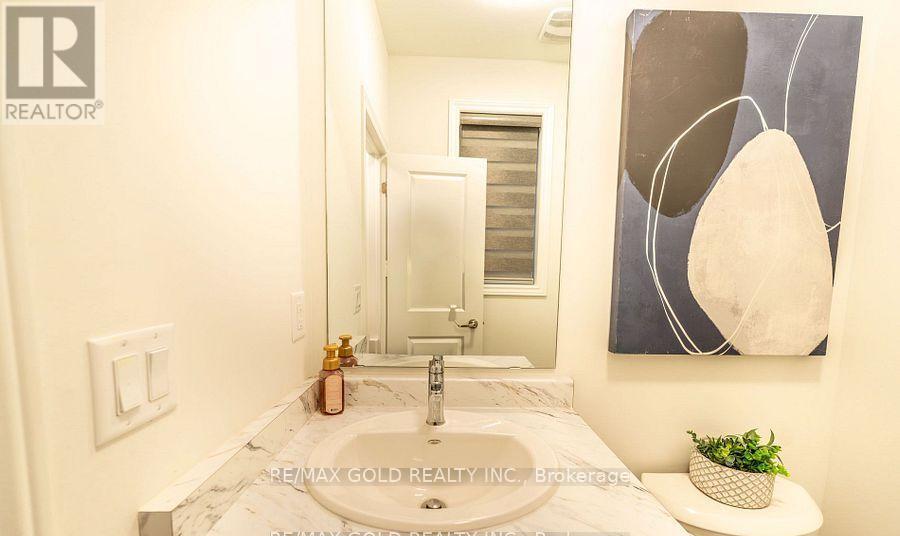 35 Academy Drive, Brampton, Ontario  L6P 3C9 - Photo 18 - W12494750