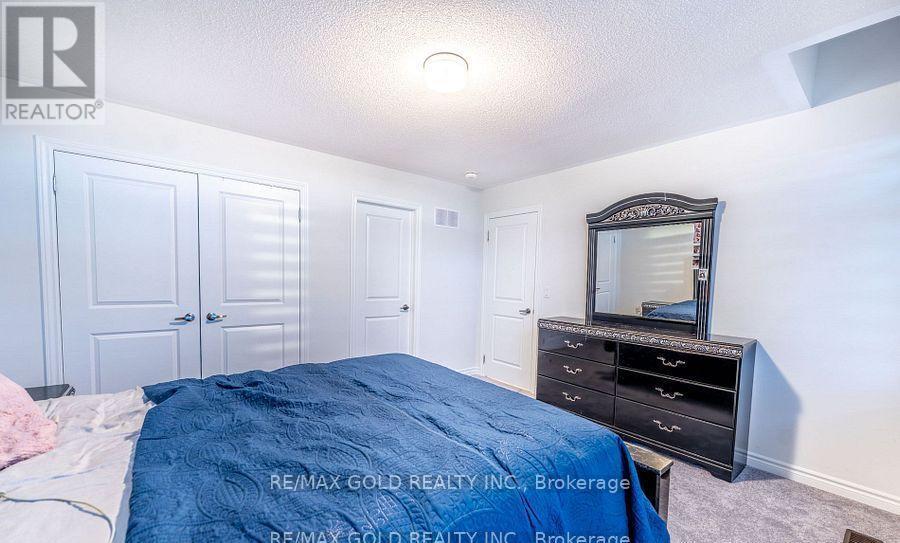 35 Academy Drive, Brampton, Ontario  L6P 3C9 - Photo 23 - W12494750