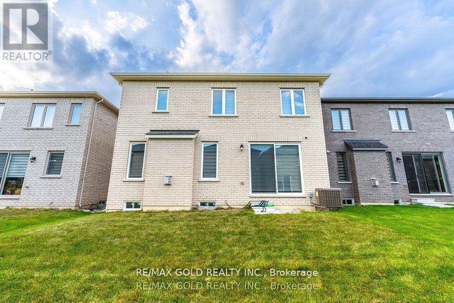 35 Academy Drive, Brampton, Ontario  L6P 3C9 - Photo 36 - W12494750