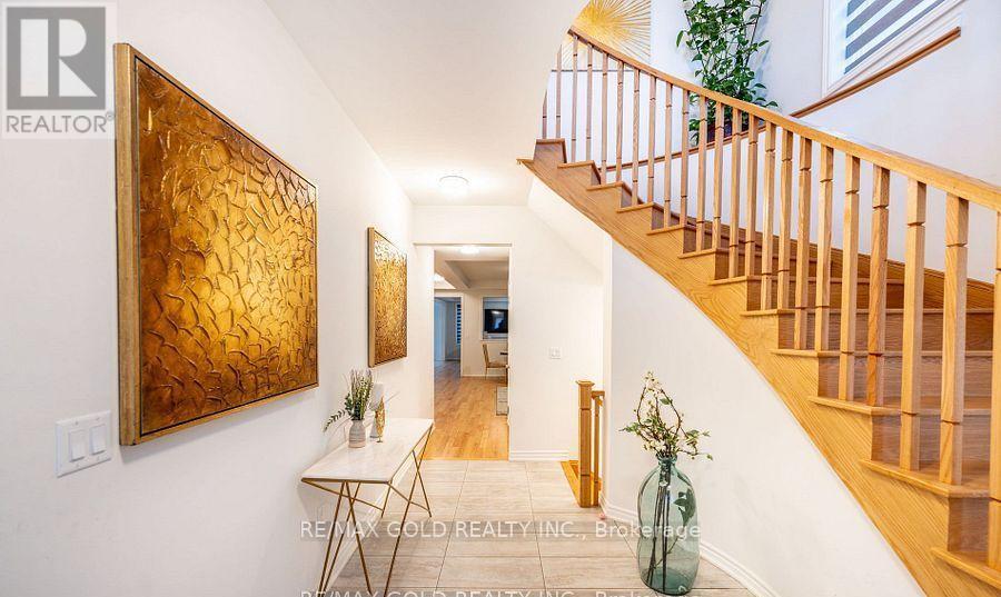 35 Academy Drive, Brampton, Ontario  L6P 3C9 - Photo 6 - W12494750