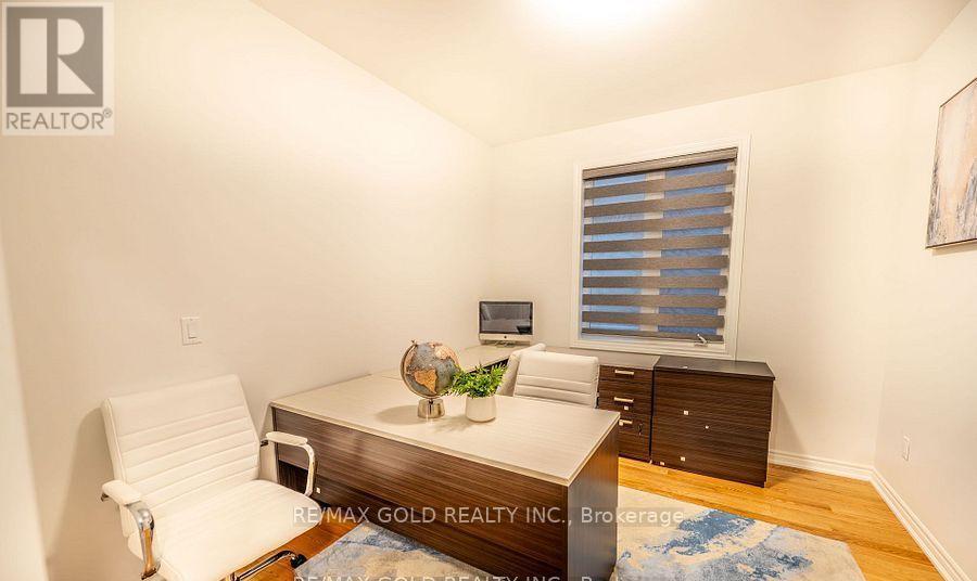 35 Academy Drive, Brampton, Ontario  L6P 3C9 - Photo 9 - W12494750