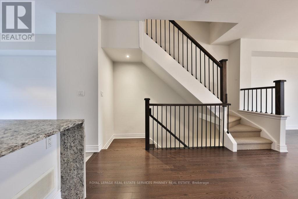 7 - 2160 Trafalgar Road, Oakville, Ontario  L6H 7H2 - Photo 8 - W12494762