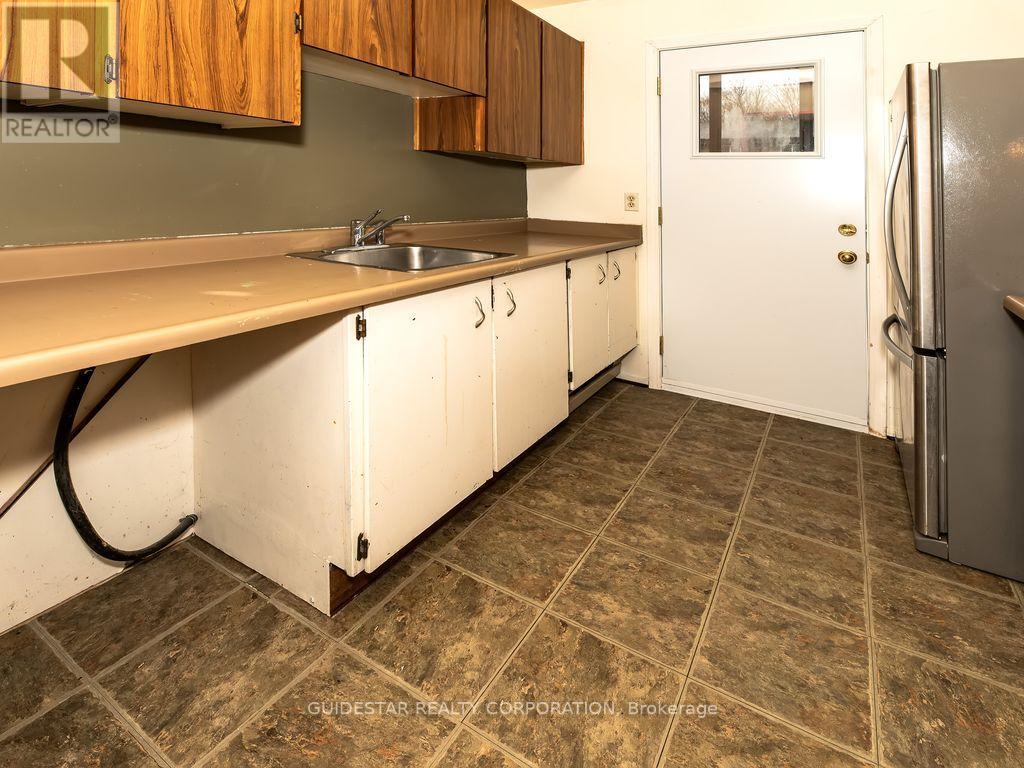 122 Renova Private, Ottawa, Ontario  K1G 4C6 - Photo 10 - X12494822