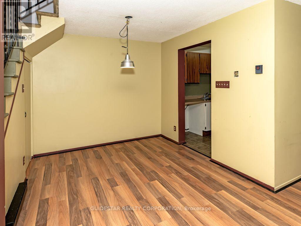 122 Renova Private, Ottawa, Ontario  K1G 4C6 - Photo 3 - X12494822