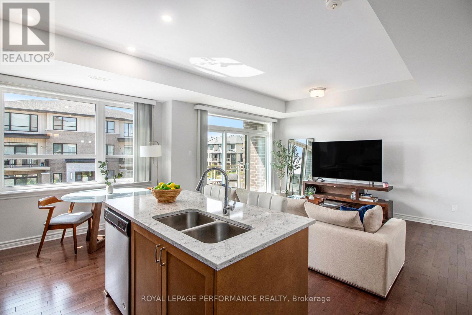 84 Carabiner Private, Ottawa, Ontario  K1W 0L7 - Photo 4 - X12494858