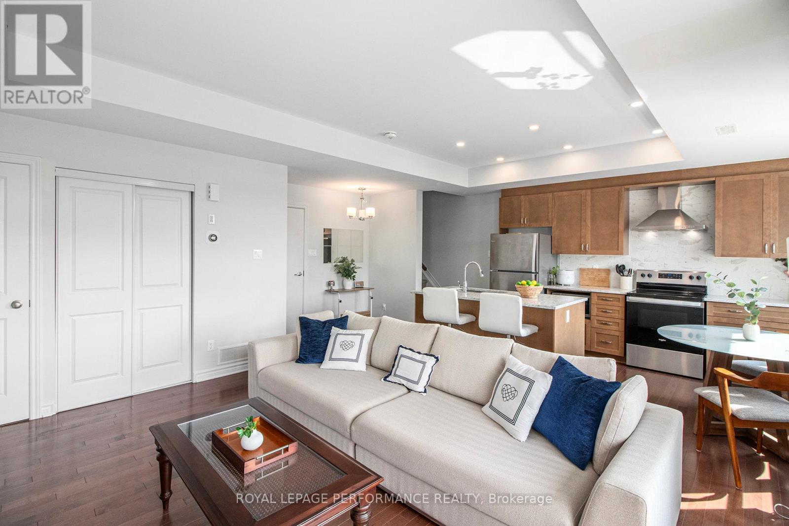 84 Carabiner Private, Ottawa, Ontario  K1W 0L7 - Photo 5 - X12494858