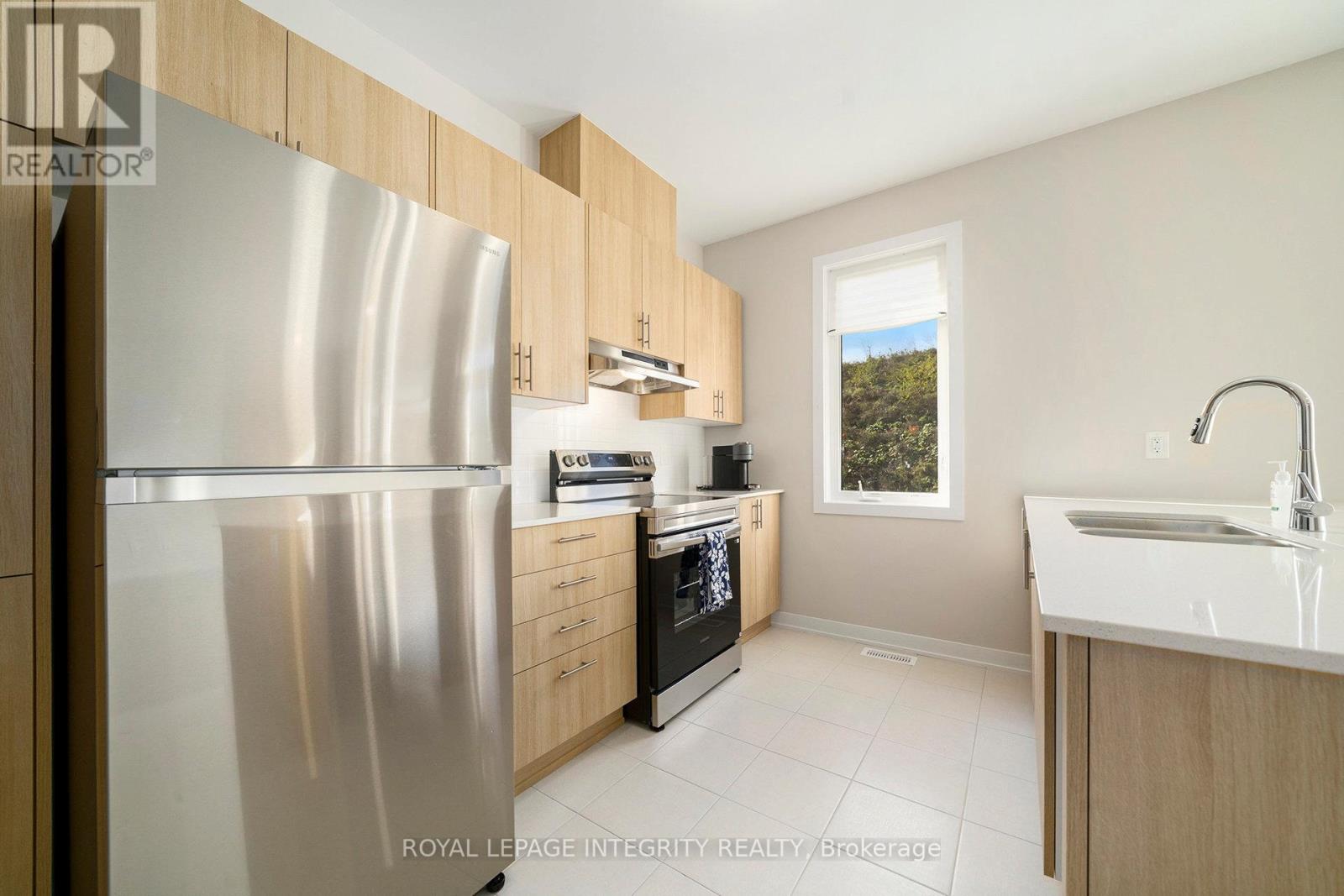 684 Expansion Road, Ottawa, Ontario  K2J 7G4 - Photo 5 - X12494878