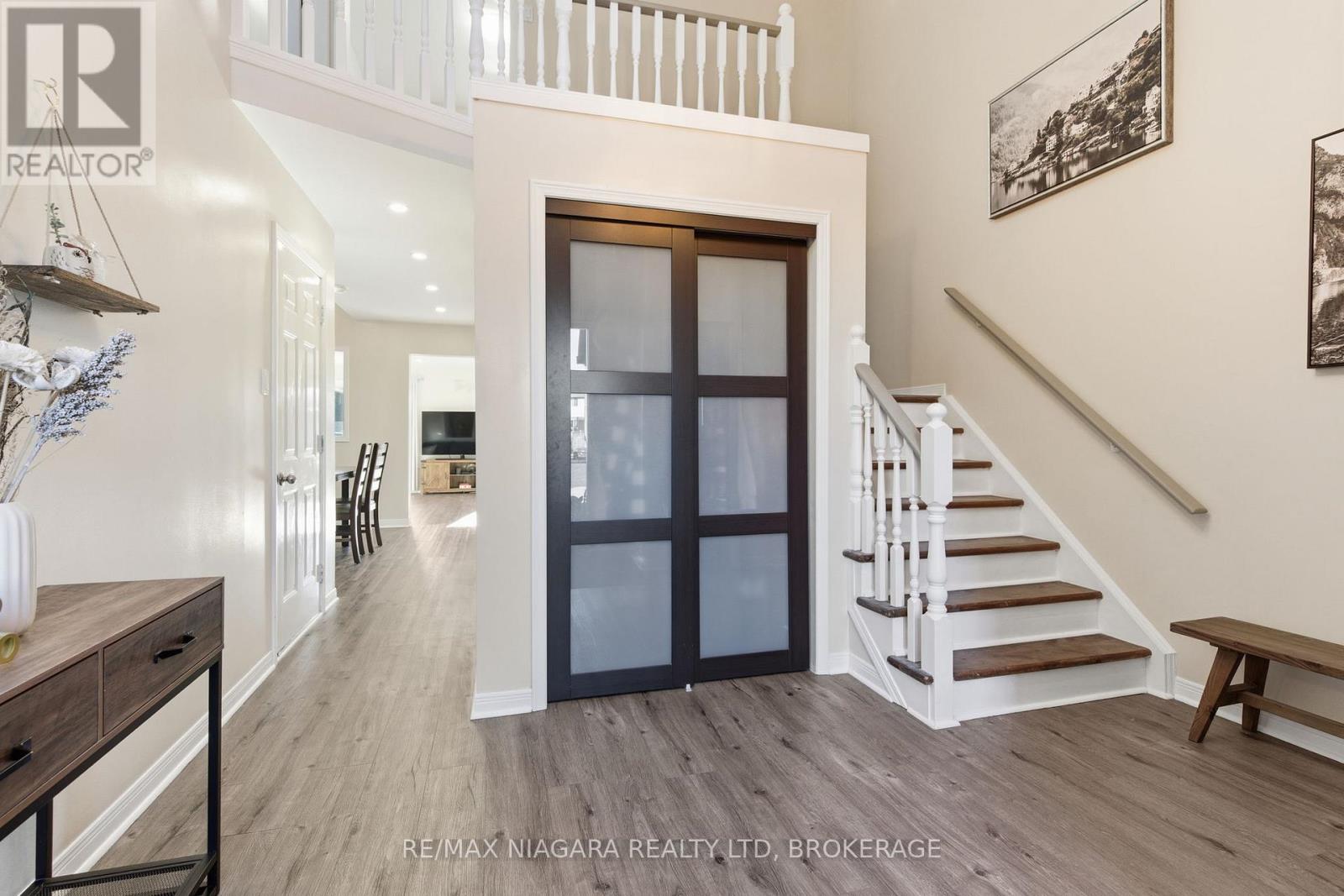 4549 Juniper Court, Lincoln (Beamsville), Ontario  L3J 0C8 - Photo 3 - X12494894