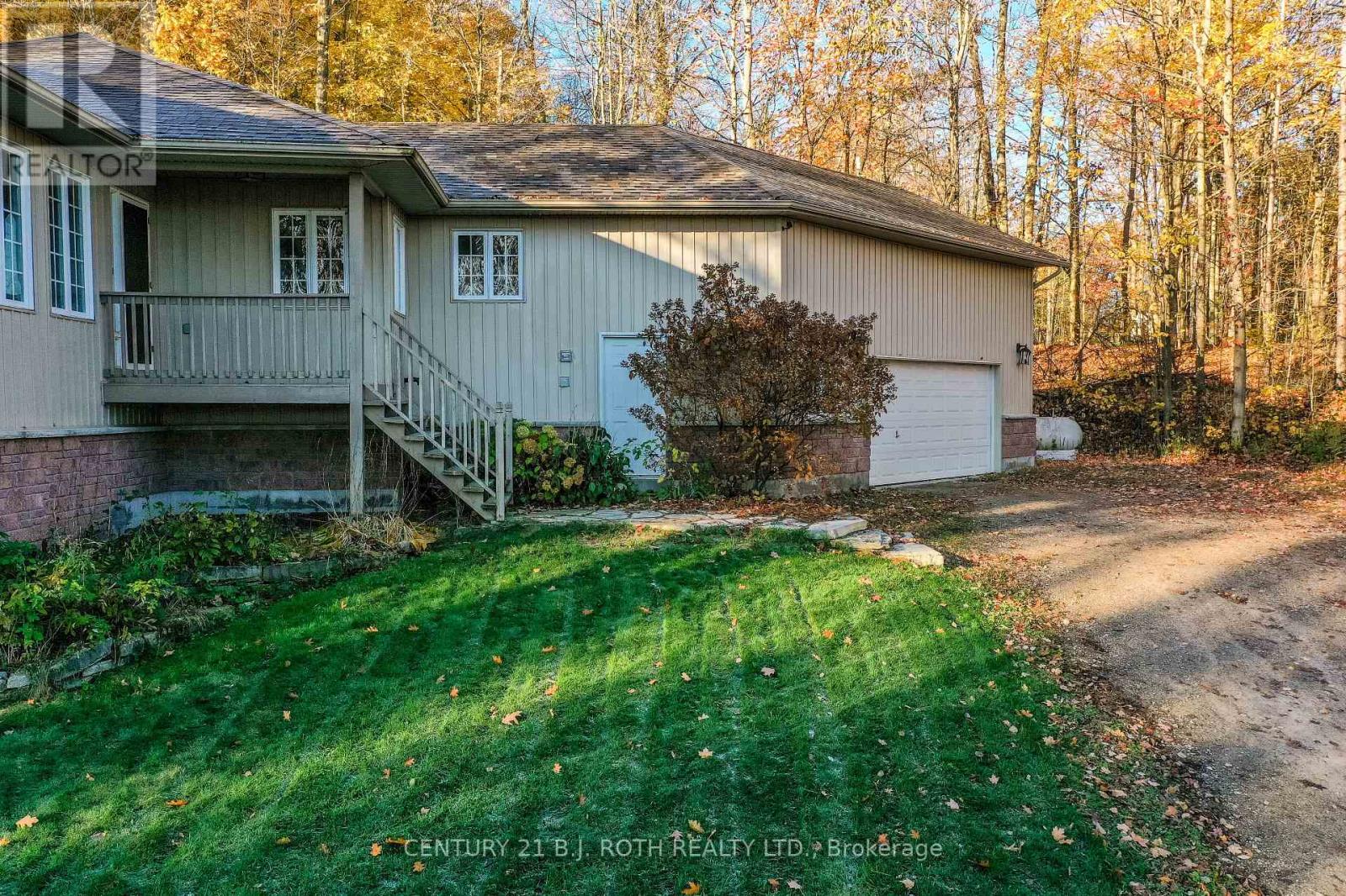 4927 25 Side Road, Essa, Ontario  L4M 4S4 - Photo 3 - N12397433