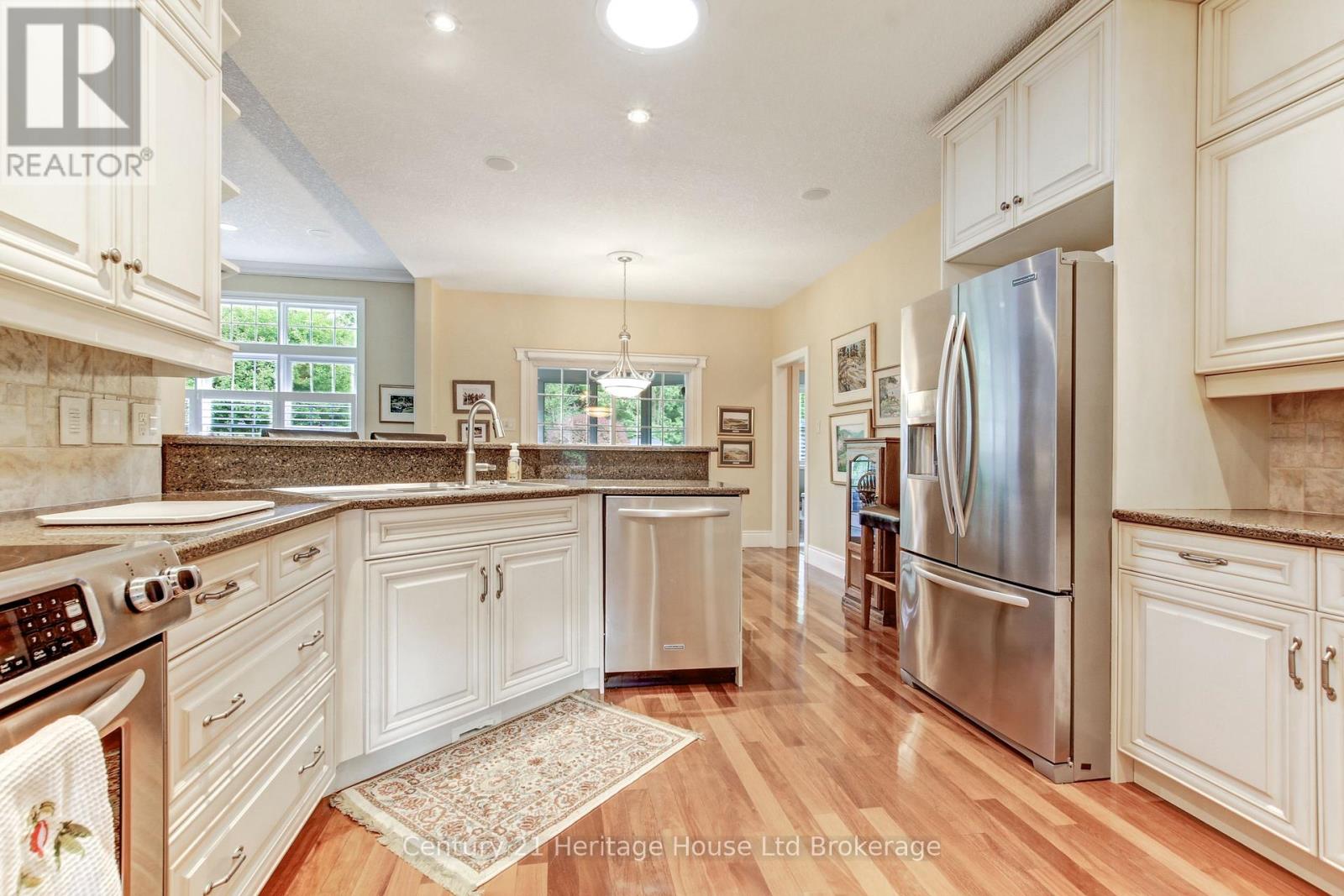 596 Lakeview Drive, Woodstock, Ontario  N4T 0A5 - Photo 14 - X12494852