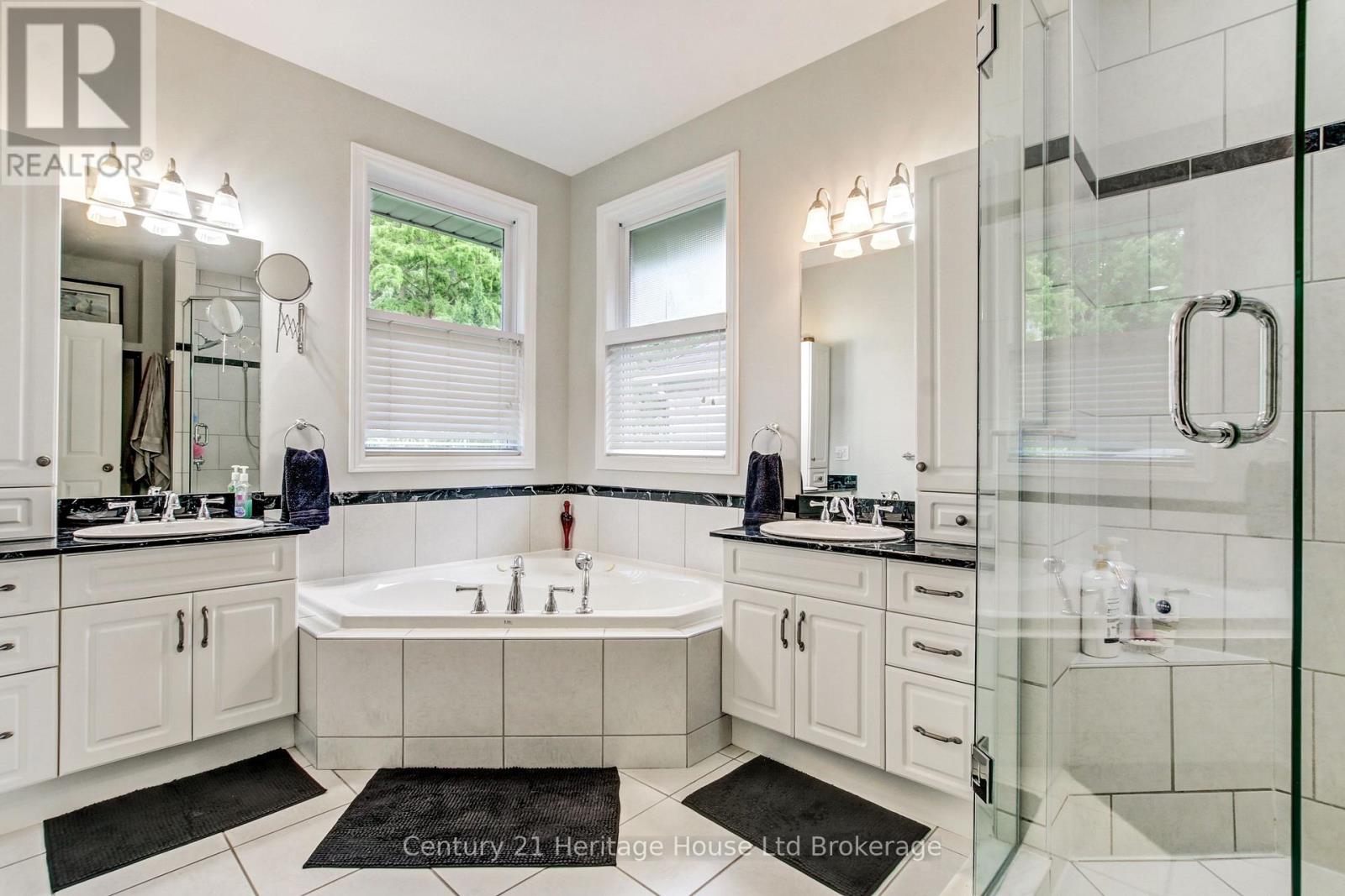 596 Lakeview Drive, Woodstock, Ontario  N4T 0A5 - Photo 18 - X12494852