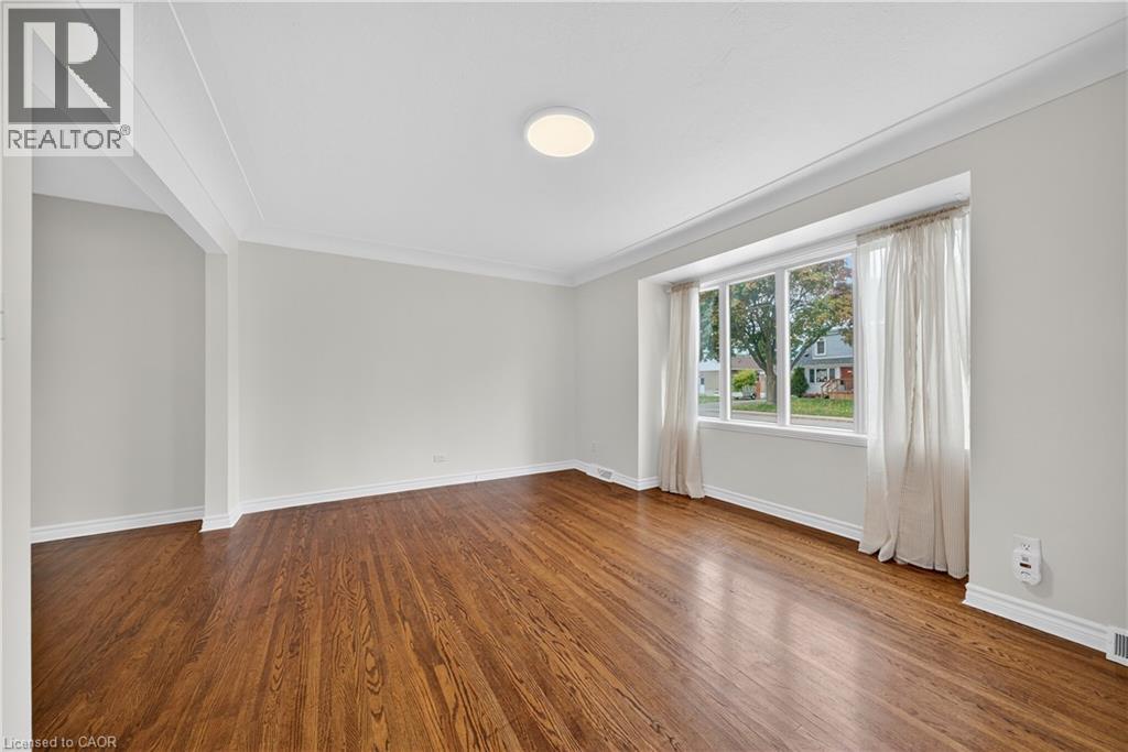 421 East 36th Street, Hamilton, Ontario  L8V 4A3 - Photo 12 - 40784240