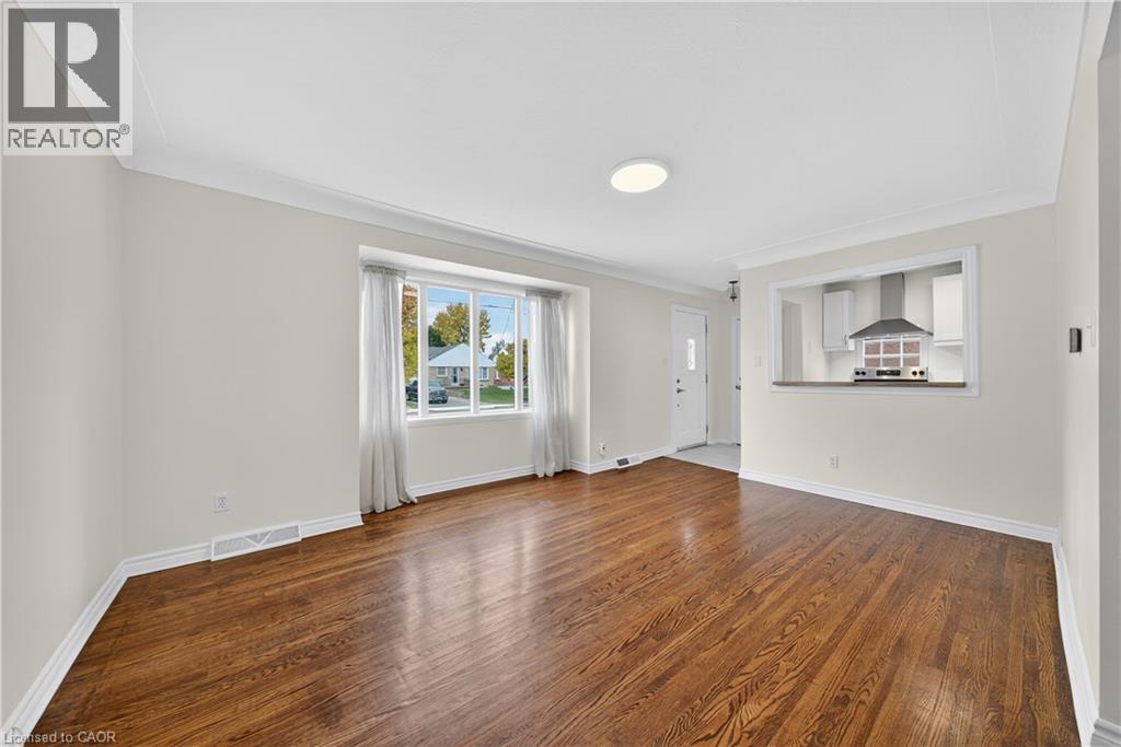 421 East 36th Street, Hamilton, Ontario  L8V 4A3 - Photo 13 - 40784240