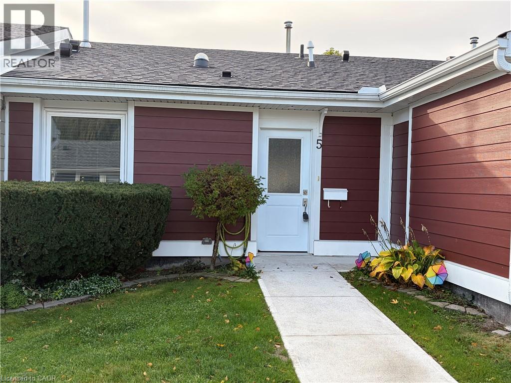 5 JACZENKO Terrace, Hamilton, Ontario