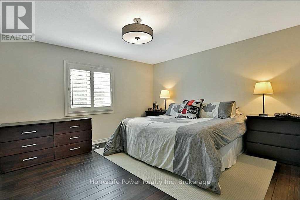 63 Southshore Crescent, Hamilton, Ontario  L8E 0J3 - Photo 12 - X12494826