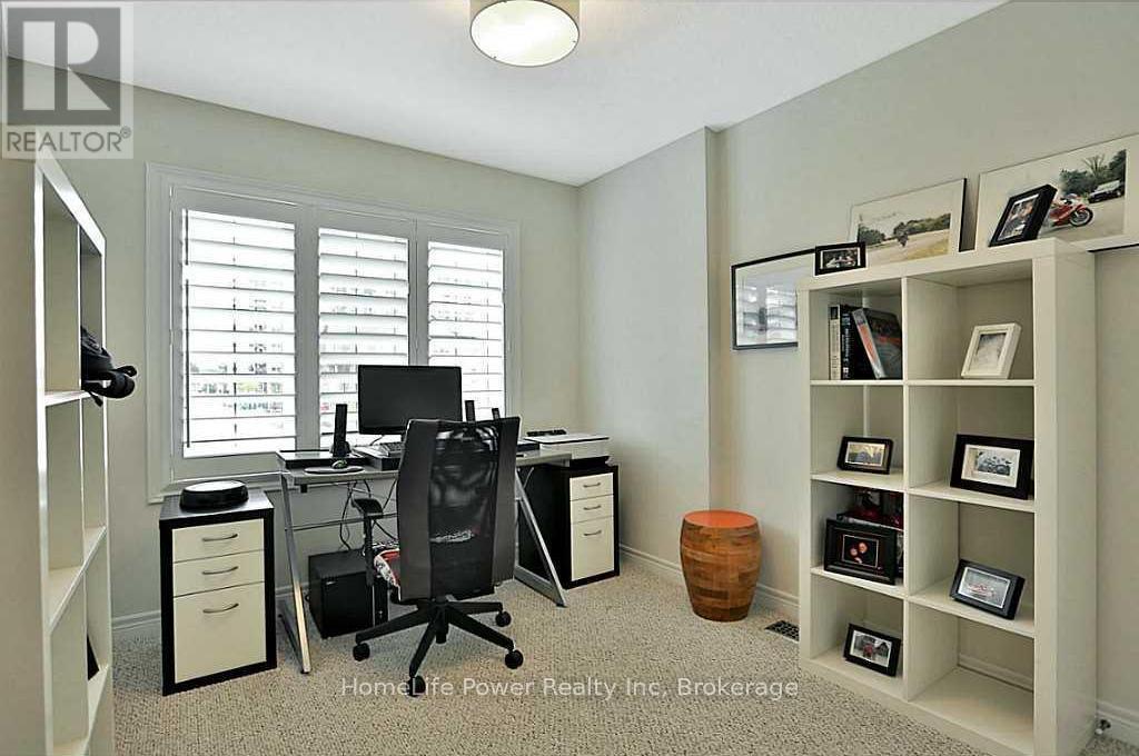 63 Southshore Crescent, Hamilton, Ontario  L8E 0J3 - Photo 16 - X12494826