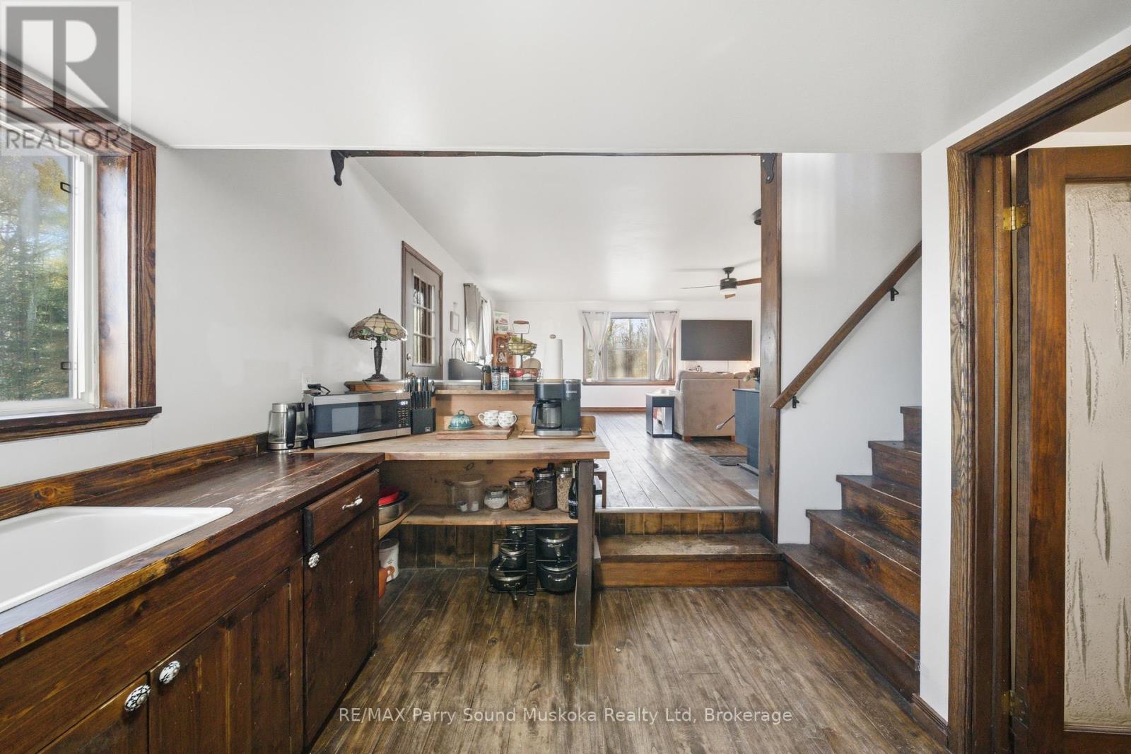 520 Centre Road, Mckellar, Ontario  P2A 0B4 - Photo 6 - X12494882