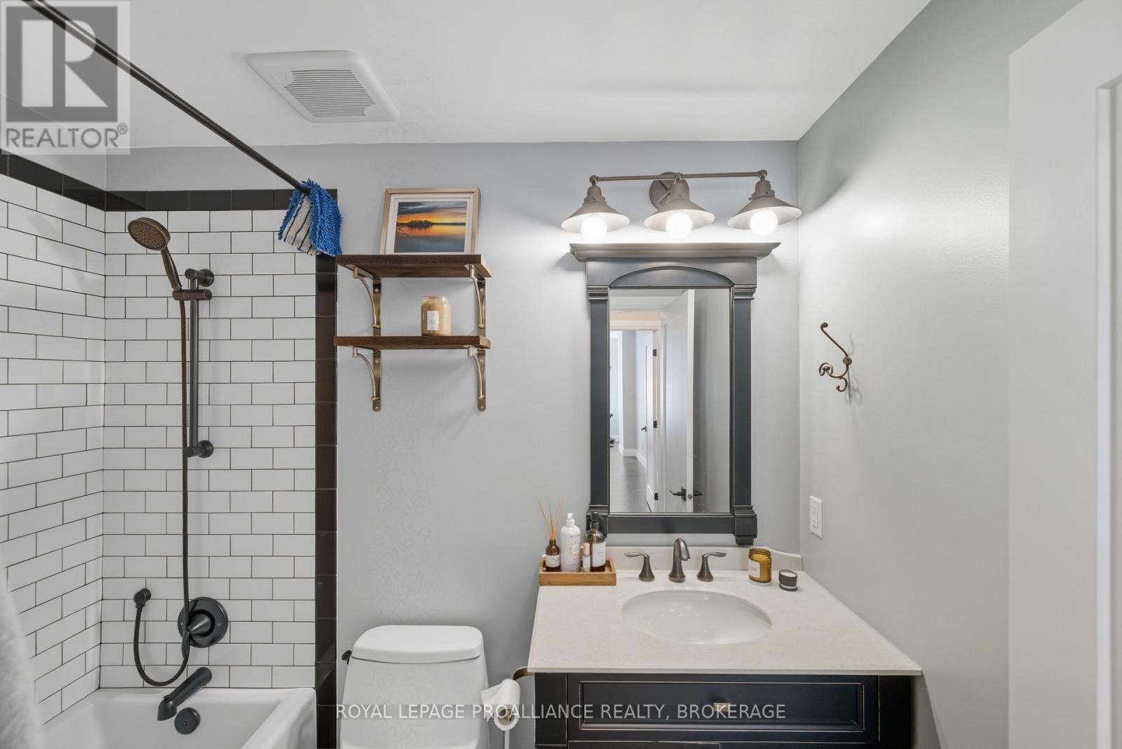 205 - 350 Wellington Street, Kingston, Ontario  K7K 7J7 - Photo 19 - X12494760