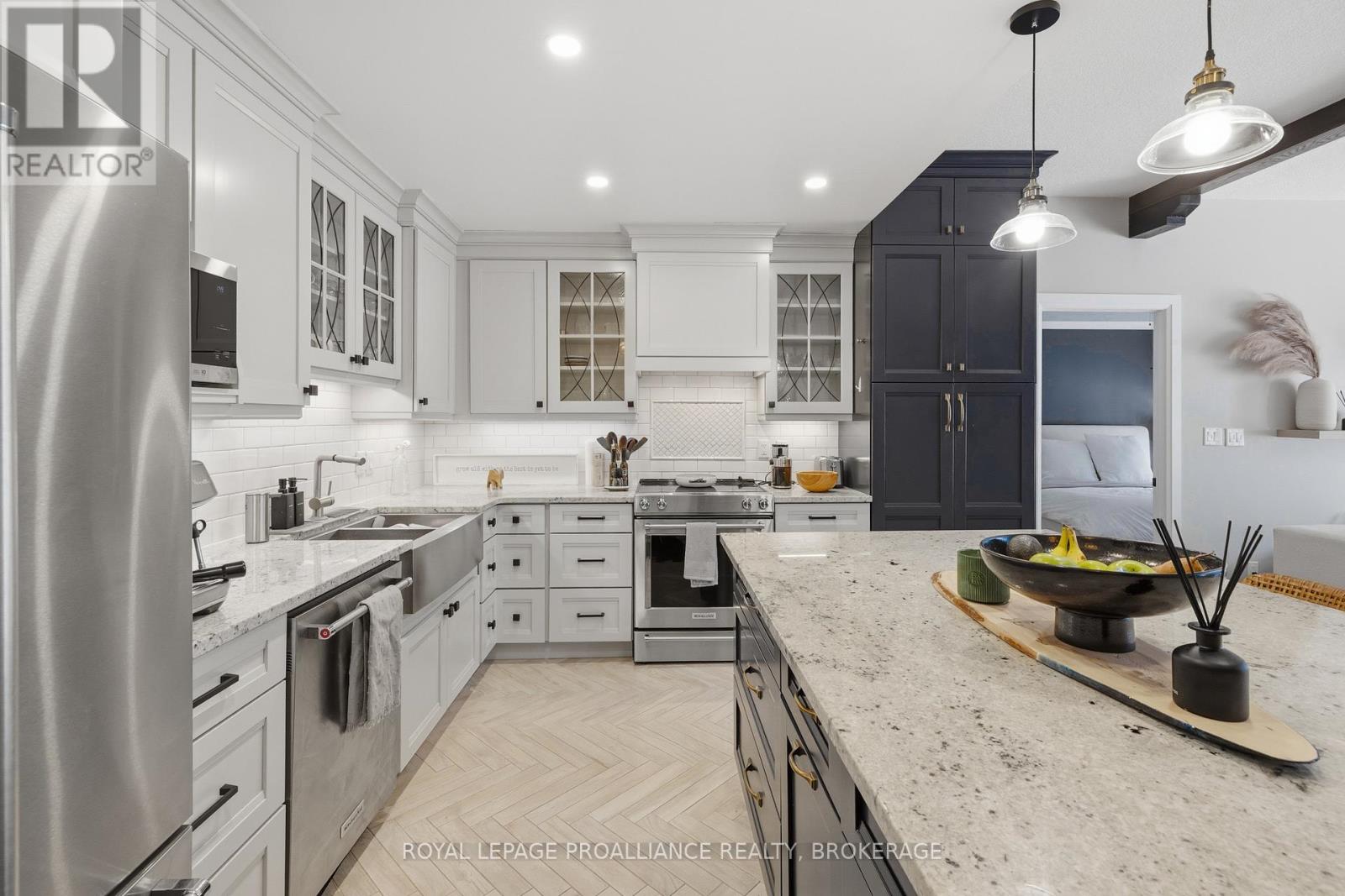 205 - 350 Wellington Street, Kingston, Ontario  K7K 7J7 - Photo 13 - X12494760