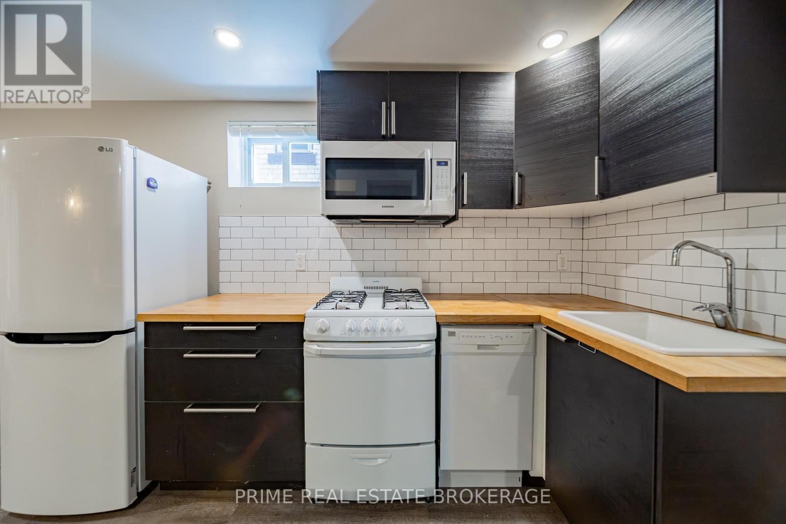 11 Briscoe Street E, London South, Ontario  N6C 1W8 - Photo 33 - X12473847