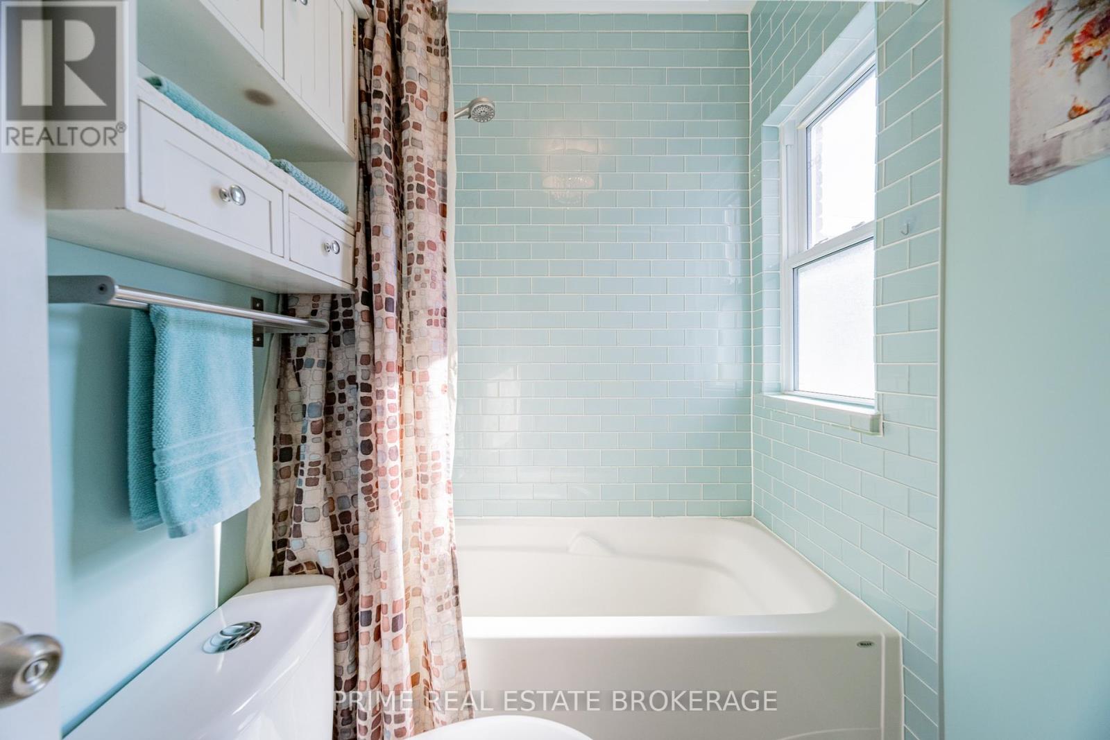 11 Briscoe Street E, London South, Ontario  N6C 1W8 - Photo 28 - X12473847