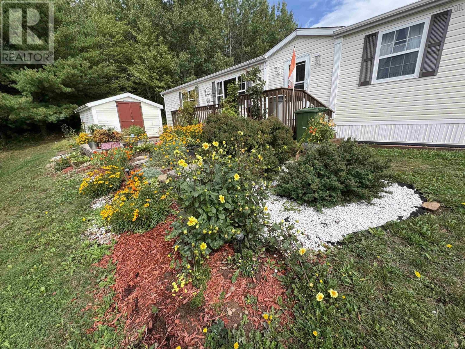 1056 Park Lane, Westville, Nova Scotia  B0K 2A0 - Photo 2 - 202522755