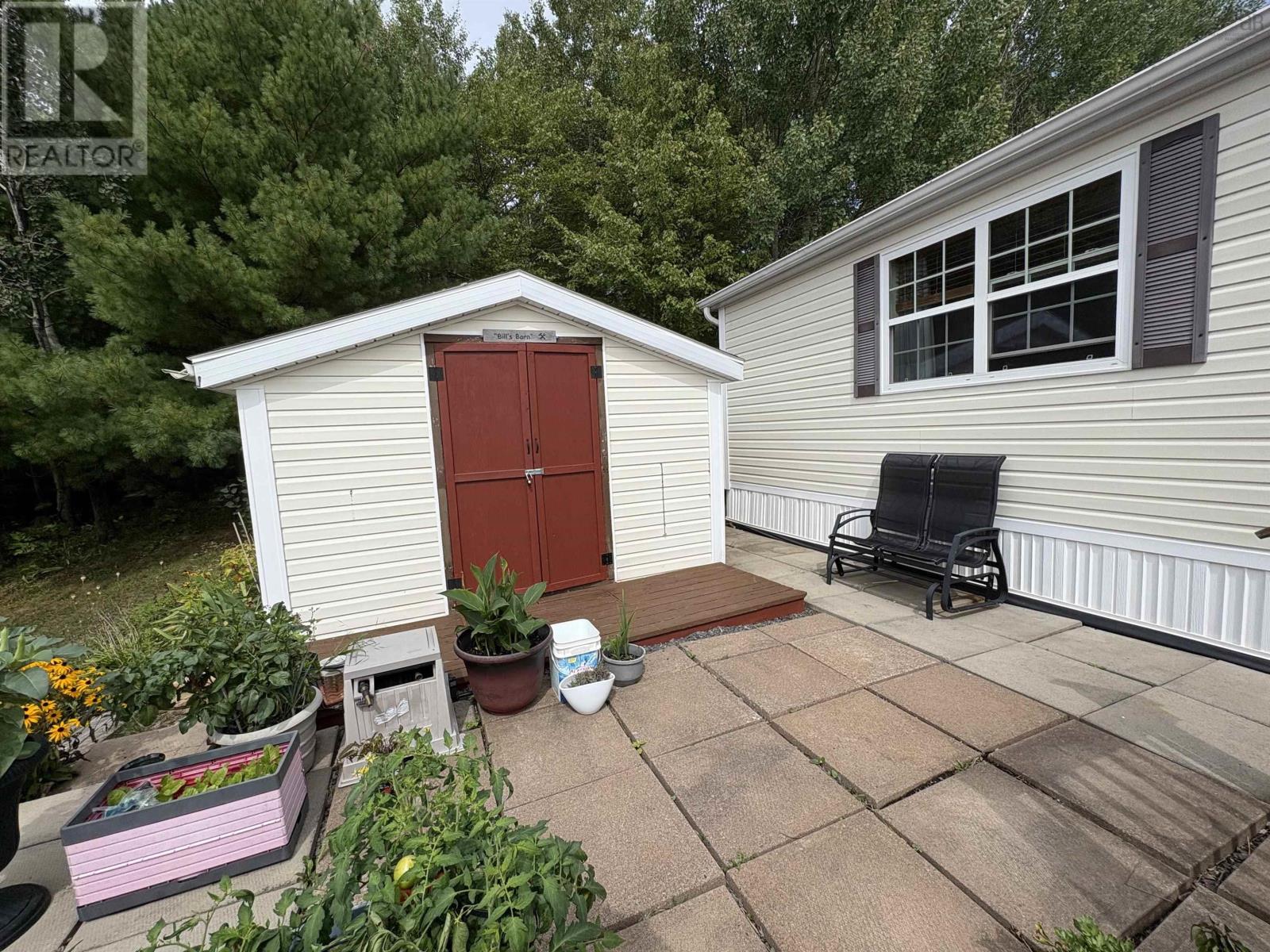 1056 Park Lane, Westville, Nova Scotia  B0K 2A0 - Photo 3 - 202522755