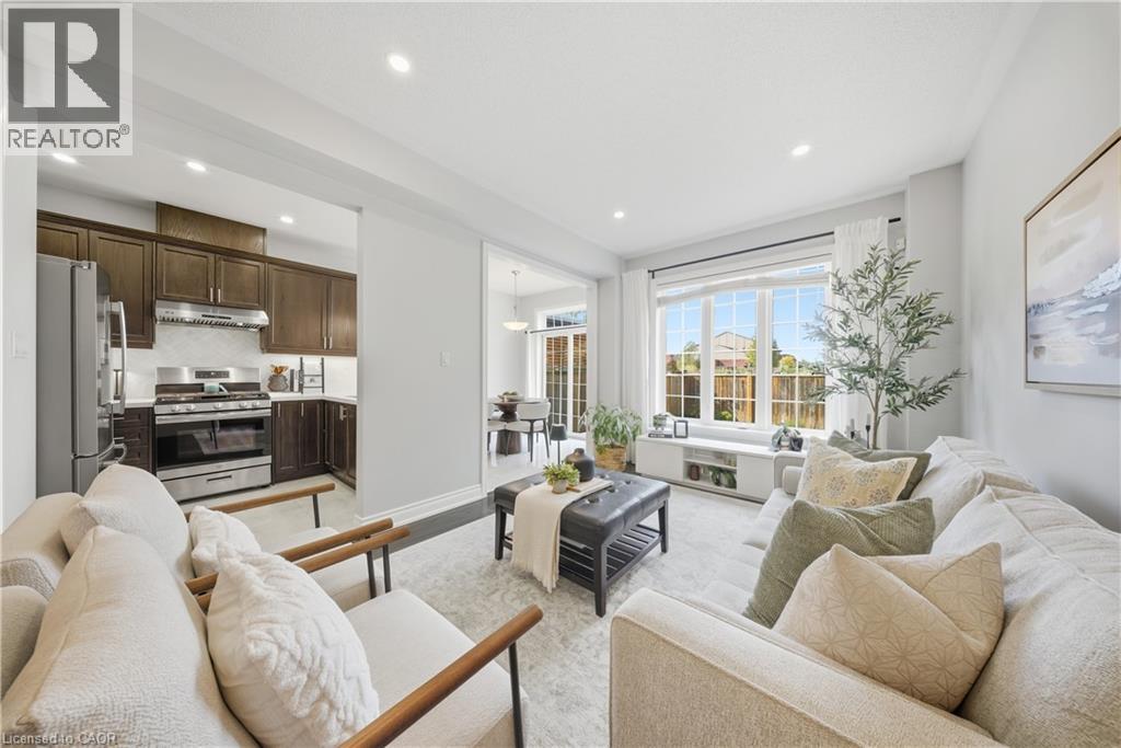 8 Summerberry Way, Hamilton, Ontario  L9B 0G2 - Photo 9 - 40782174