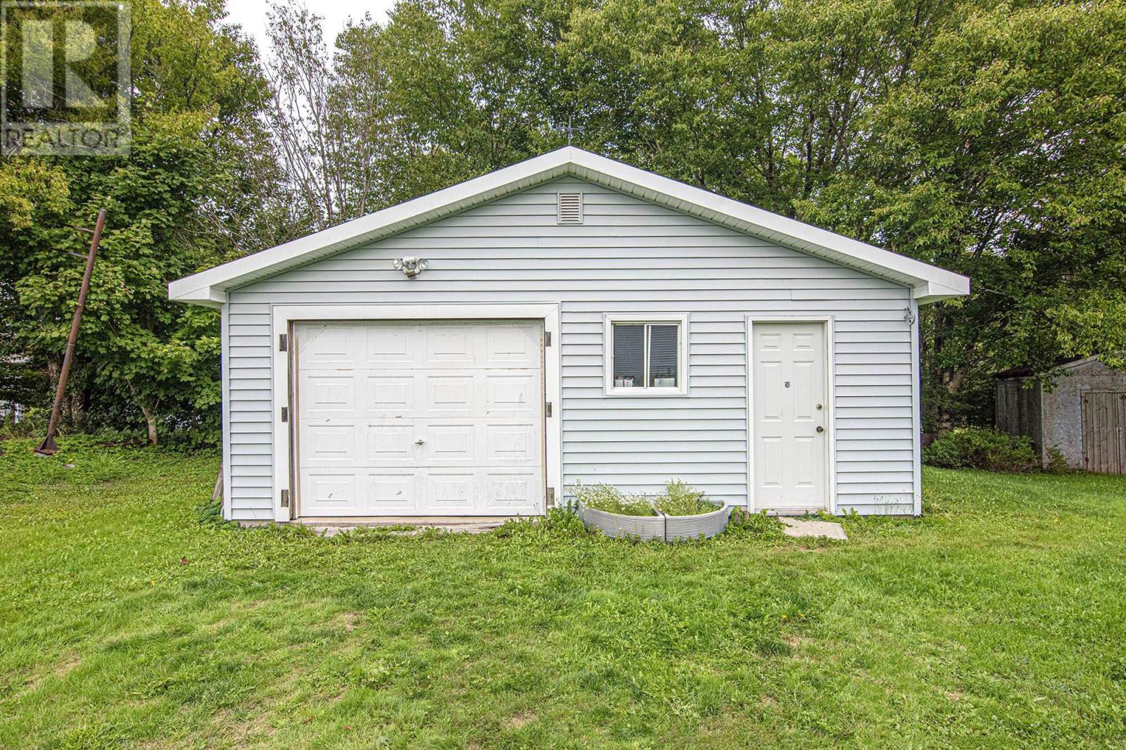 19 Walker Street, Lake Echo, Nova Scotia  B3E 1M4 - Photo 4 - 202523289