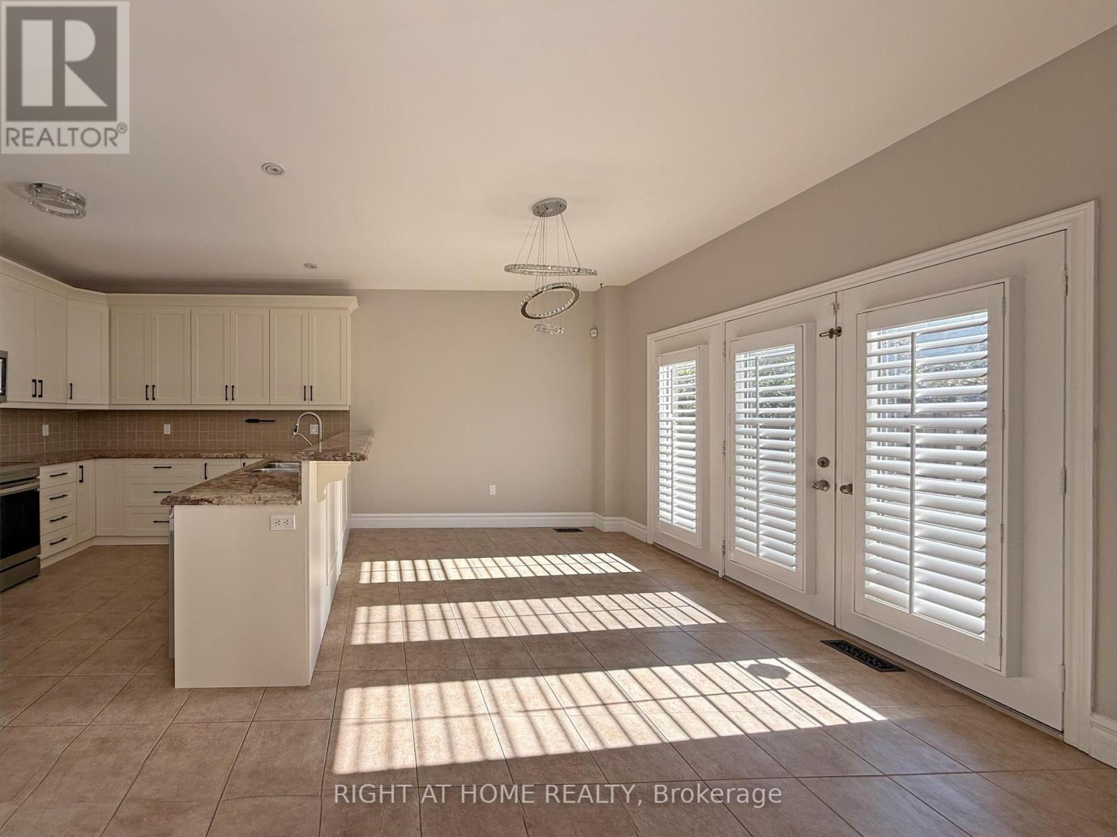 1294 Baseline Road, Hamilton, Ontario  L8E 0E4 - Photo 10 - X12492046