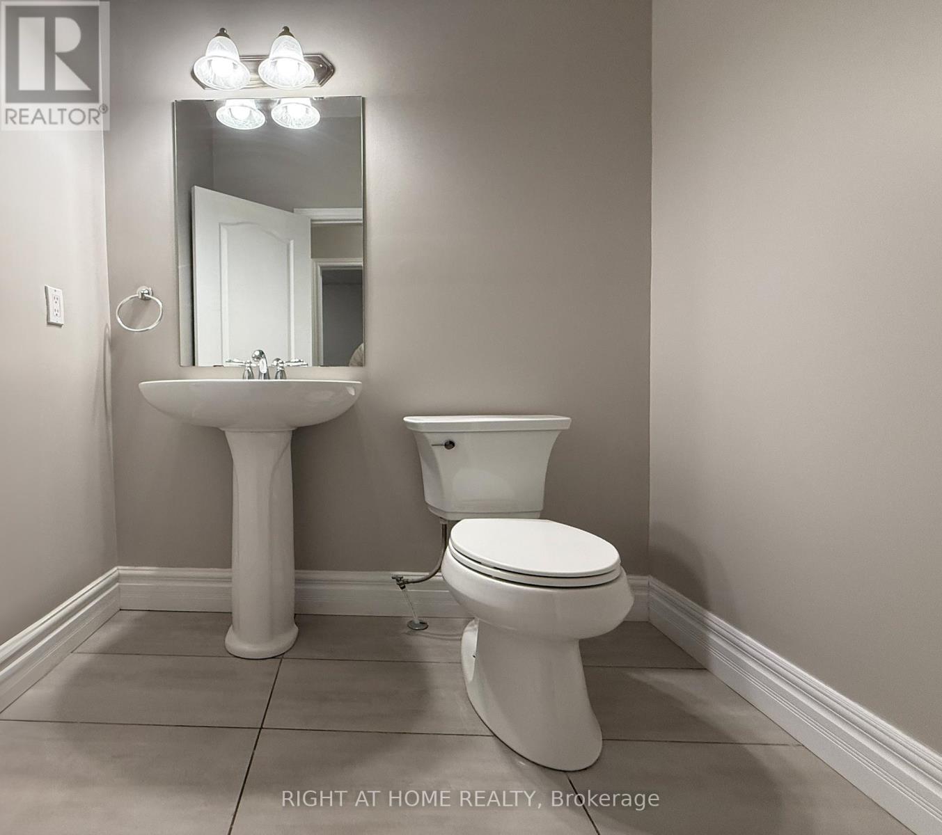 1294 Baseline Road, Hamilton, Ontario  L8E 0E4 - Photo 14 - X12492046