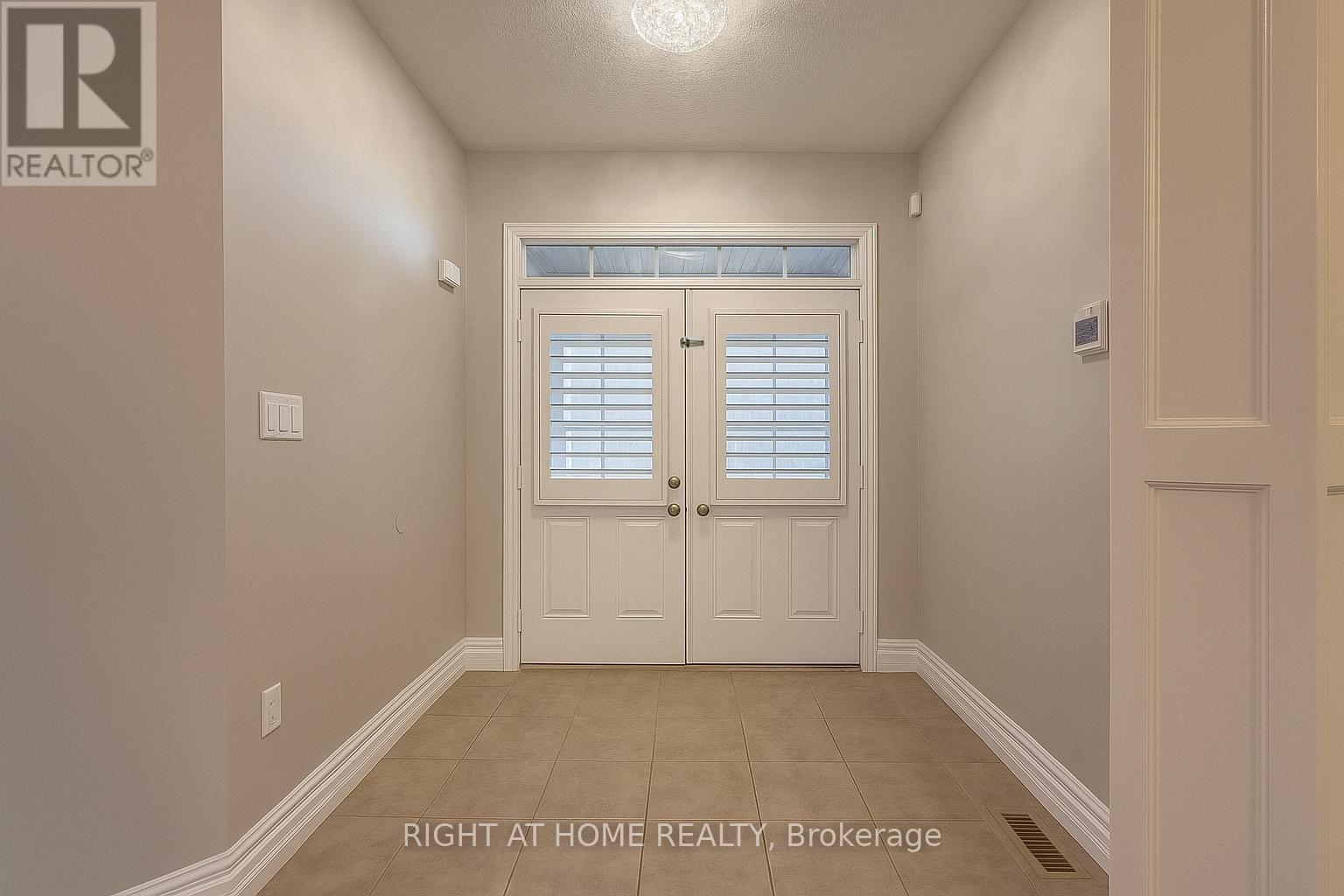 1294 Baseline Road, Hamilton, Ontario  L8E 0E4 - Photo 2 - X12492046