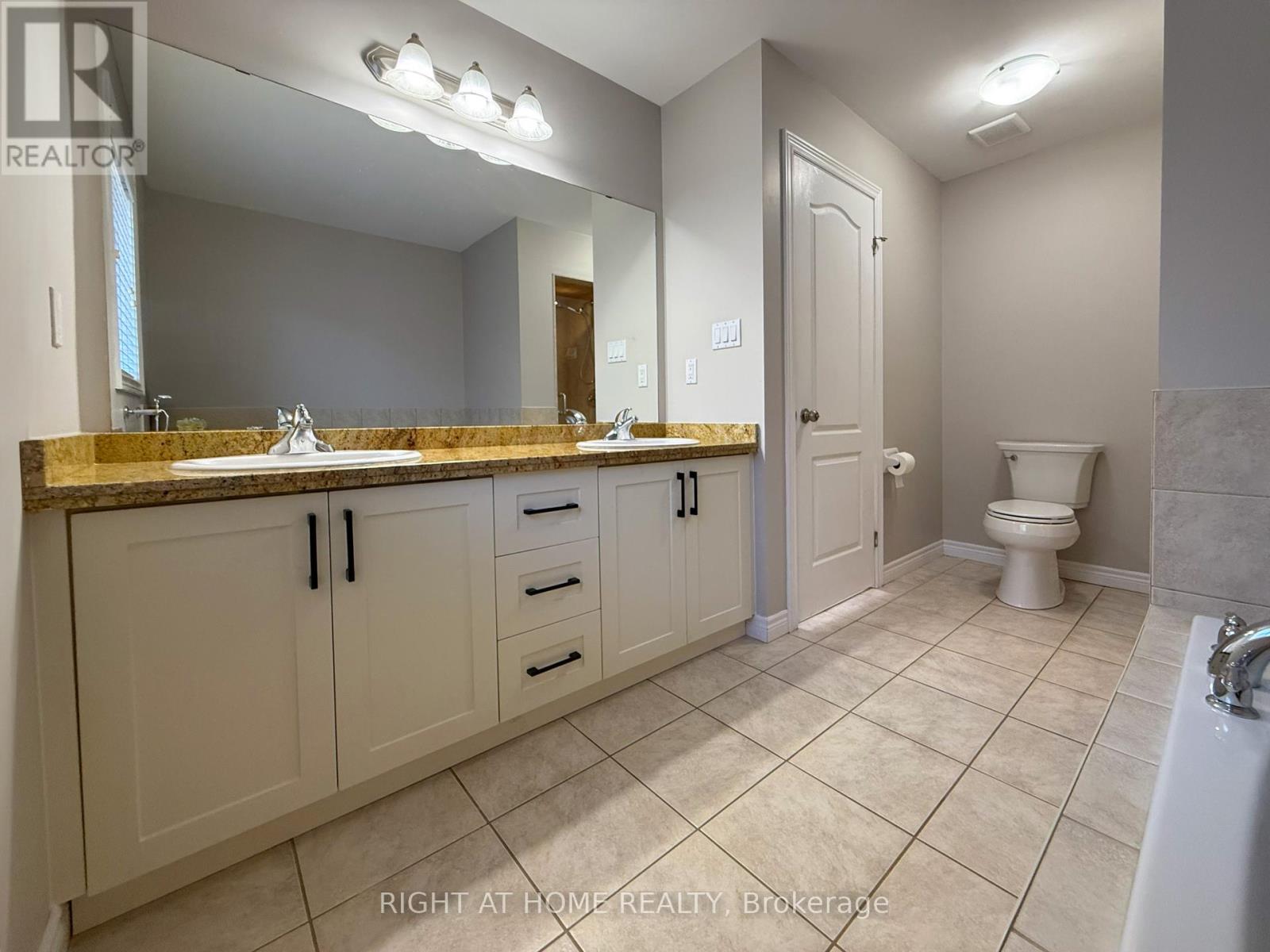 1294 Baseline Road, Hamilton, Ontario  L8E 0E4 - Photo 21 - X12492046