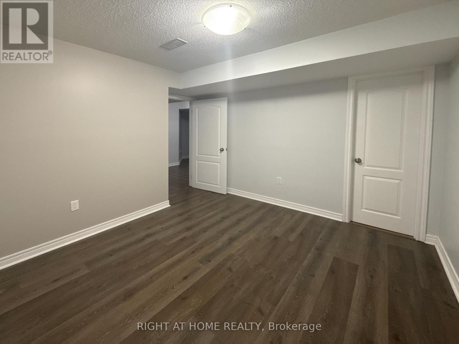 1294 Baseline Road, Hamilton, Ontario  L8E 0E4 - Photo 35 - X12492046