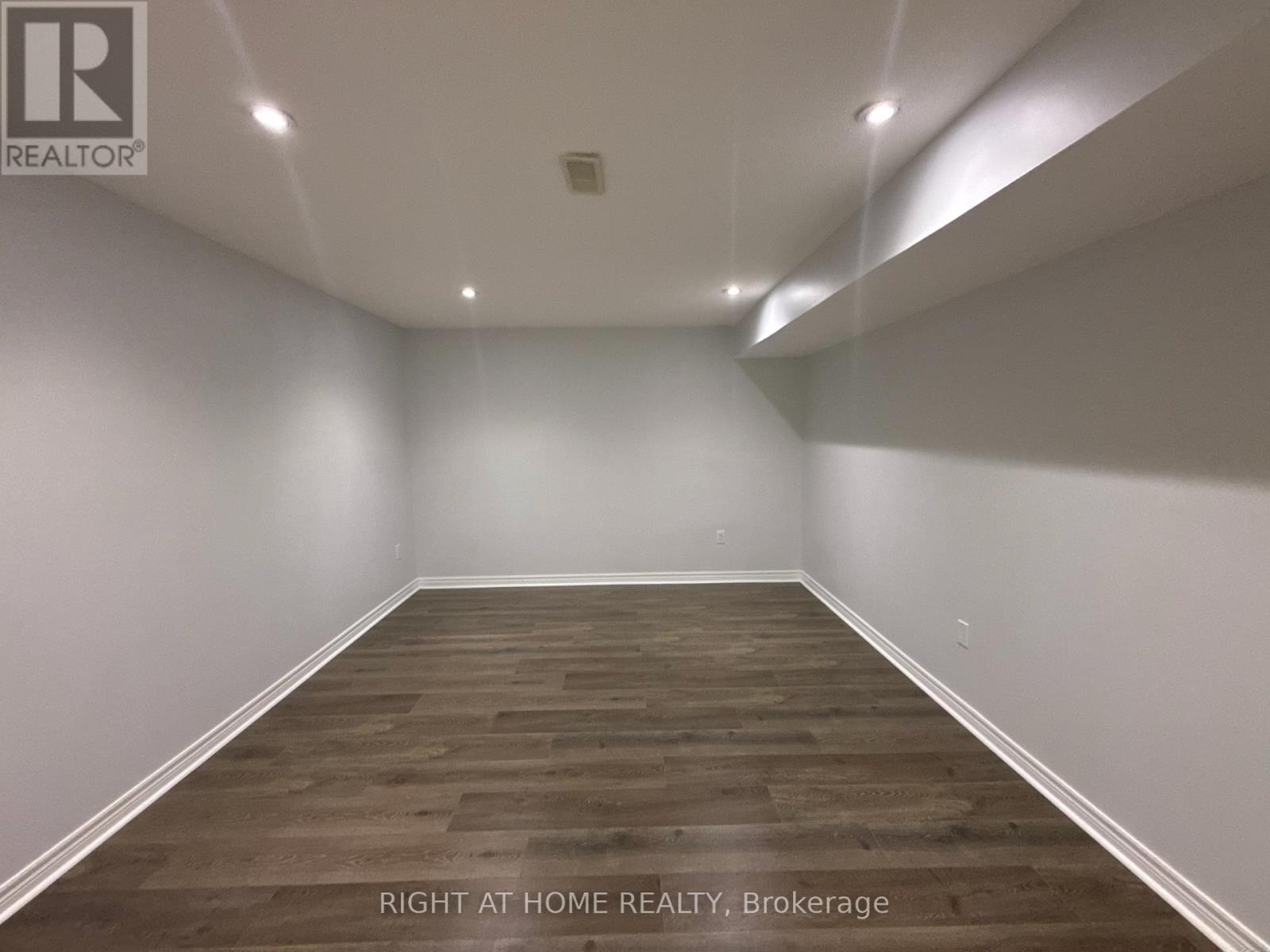 1294 Baseline Road, Hamilton, Ontario  L8E 0E4 - Photo 37 - X12492046