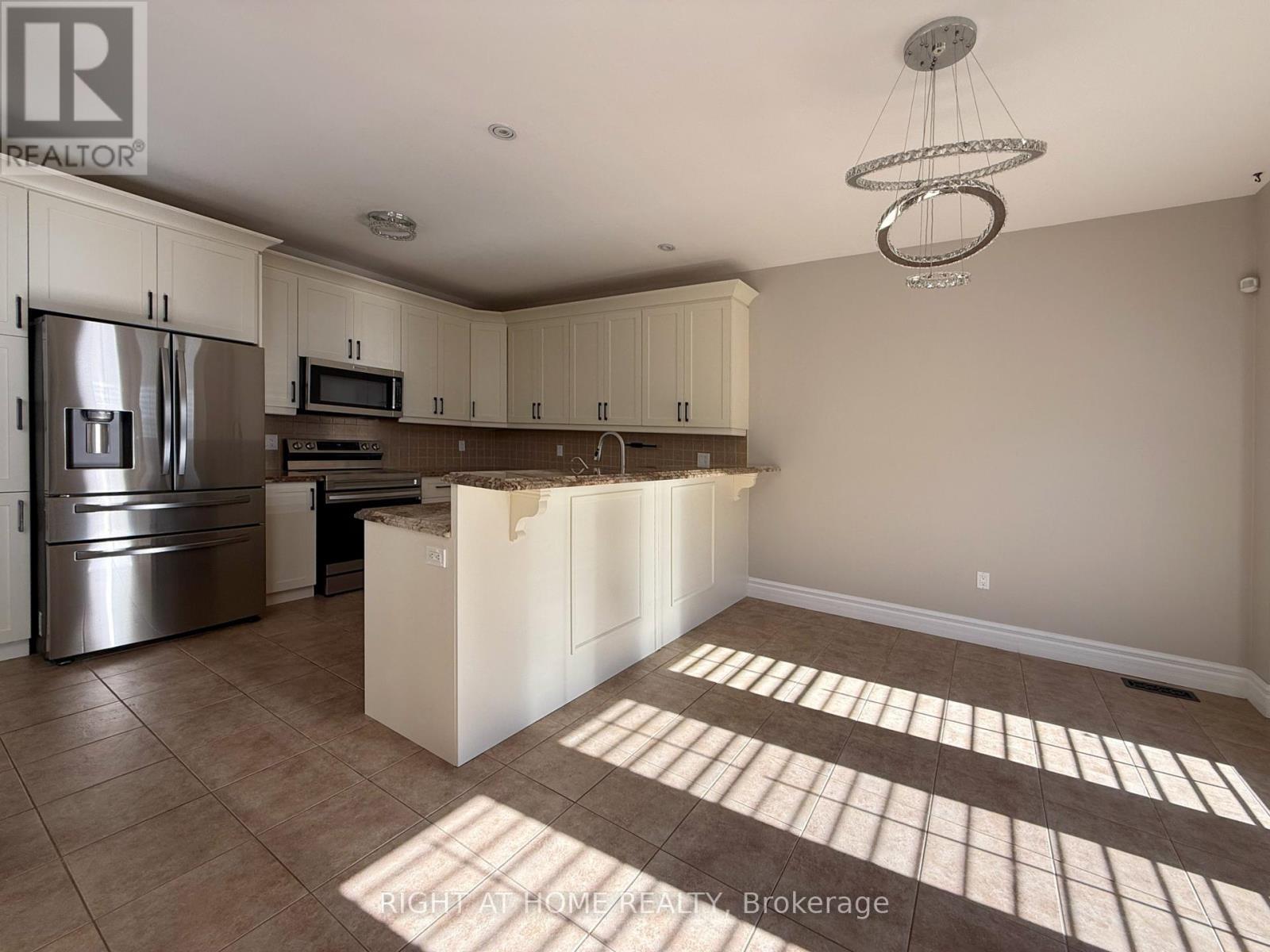 1294 Baseline Road, Hamilton, Ontario  L8E 0E4 - Photo 9 - X12492046