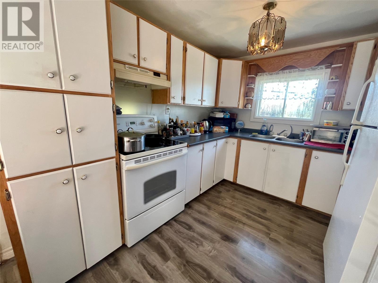 10 Thirteenth Avenue, Grand Falls-Windsor, Newfoundland & Labrador  A2B 1E5 - Photo 2 - 1292119