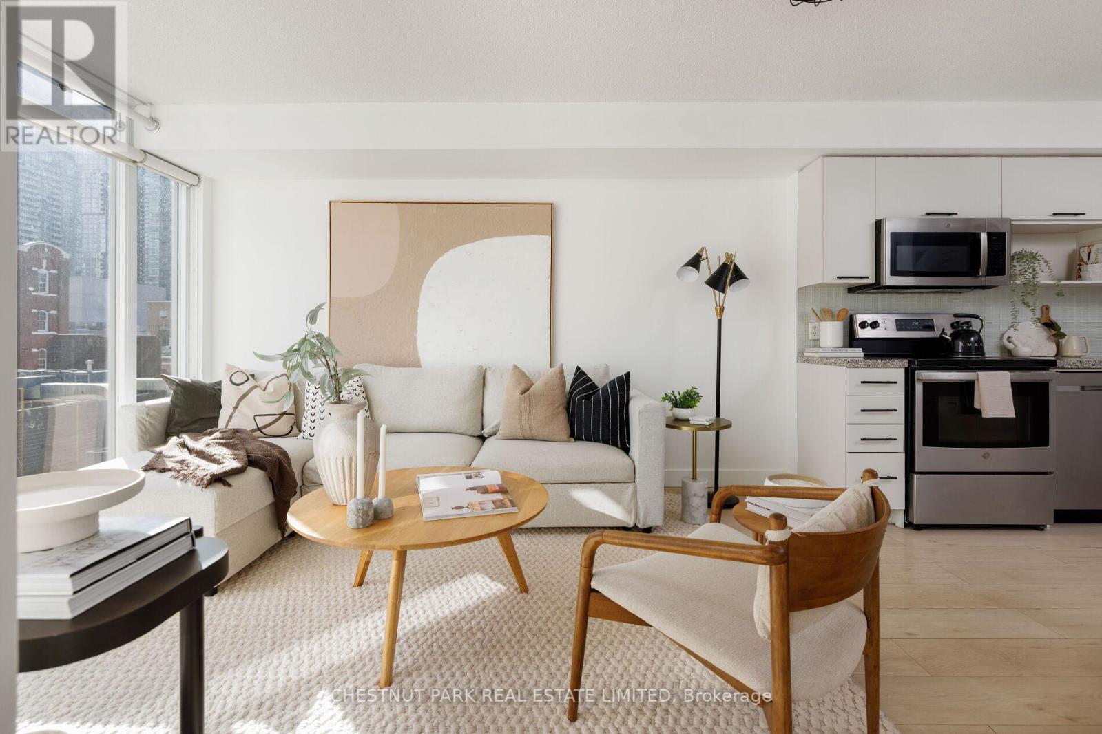 501 - 21 NELSON STREET, Toronto, Ontario