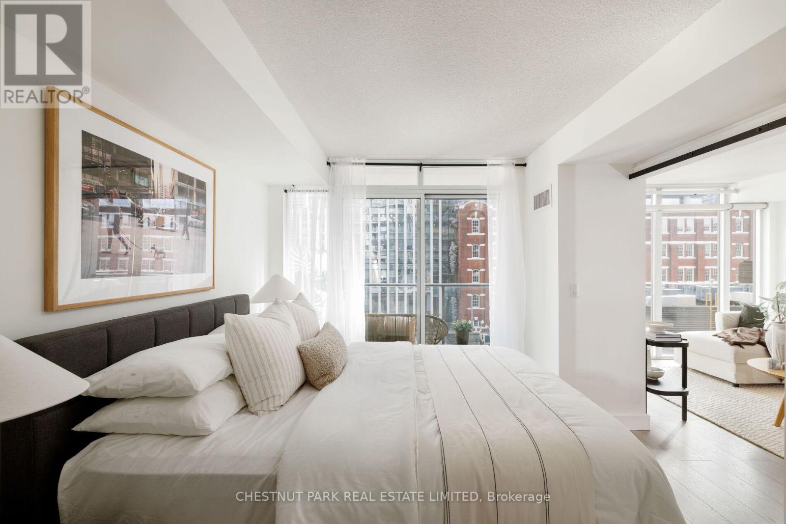 501 - 21 Nelson Street, Toronto, Ontario  M5V 3H9 - Photo 24 - C12494774