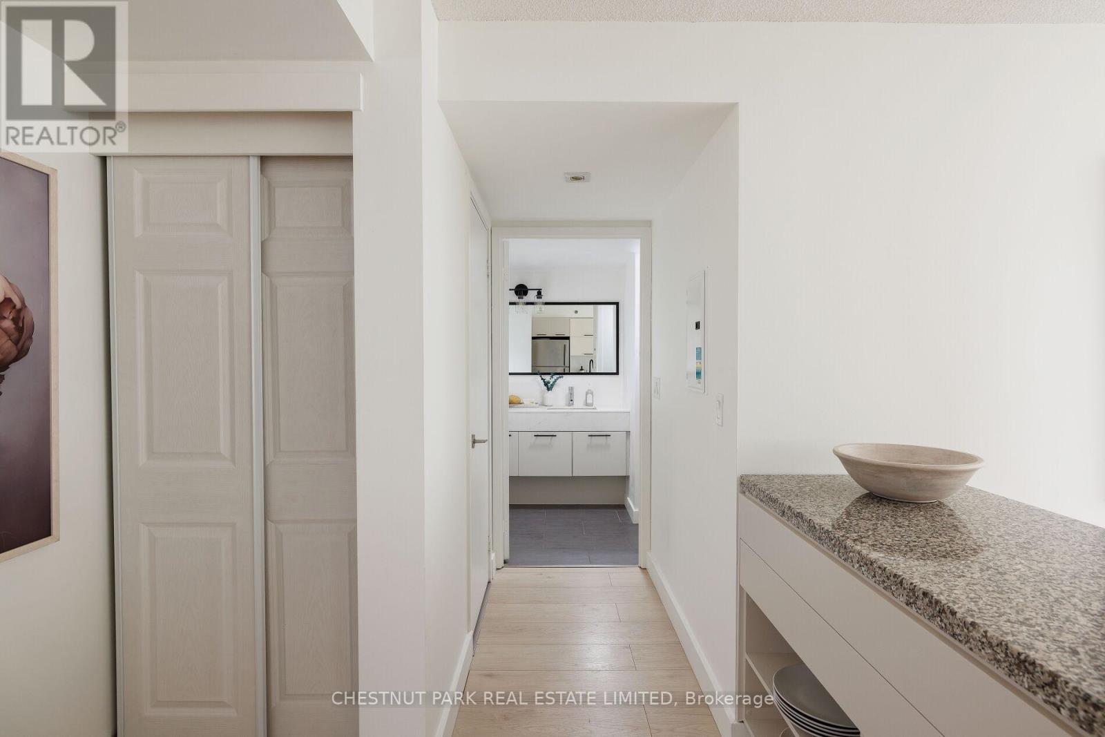 501 - 21 Nelson Street, Toronto, Ontario  M5V 3H9 - Photo 25 - C12494774